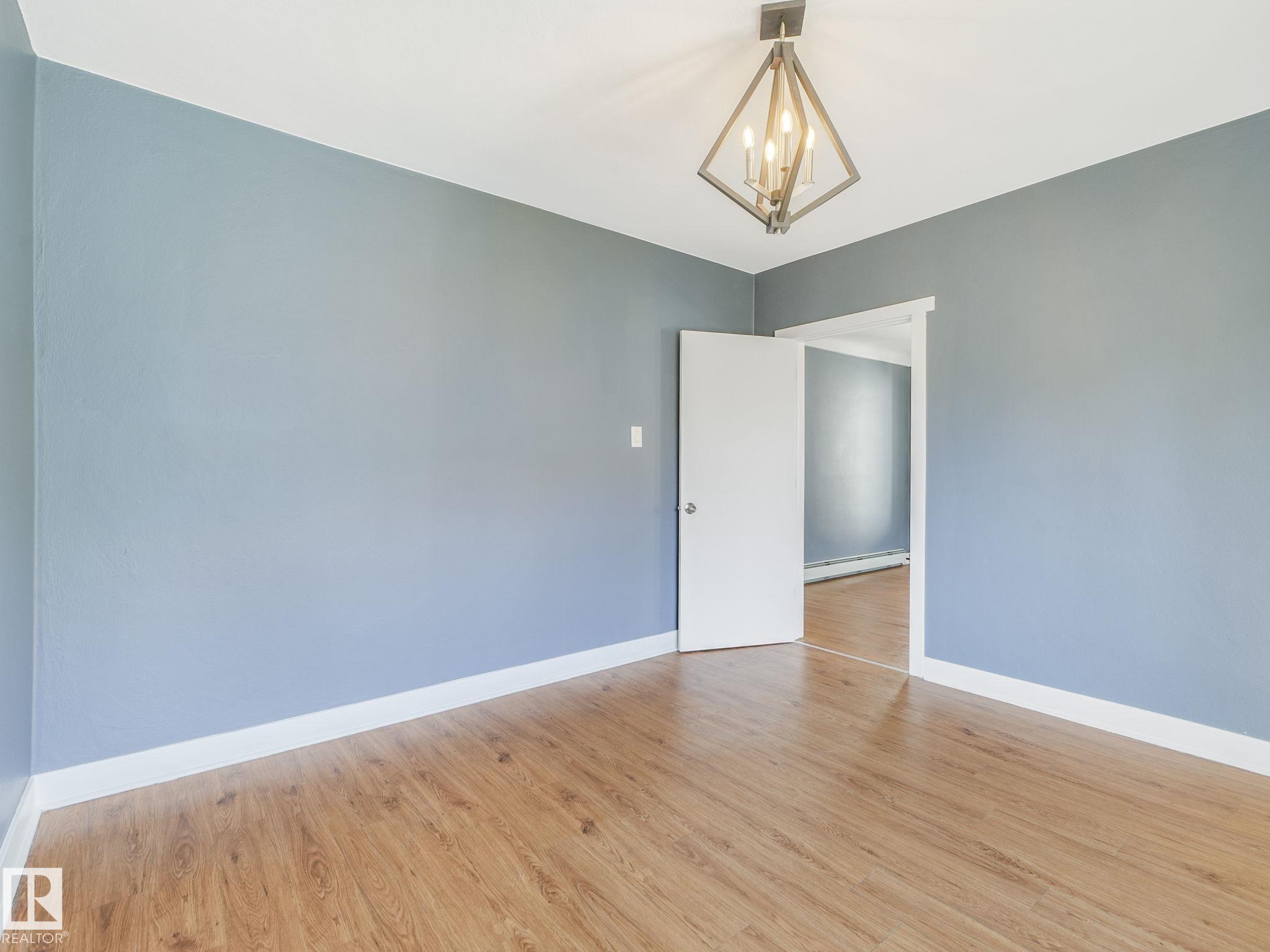 Photo 12 at 9638 106 Avenue NW, Mccauley, Edmonton