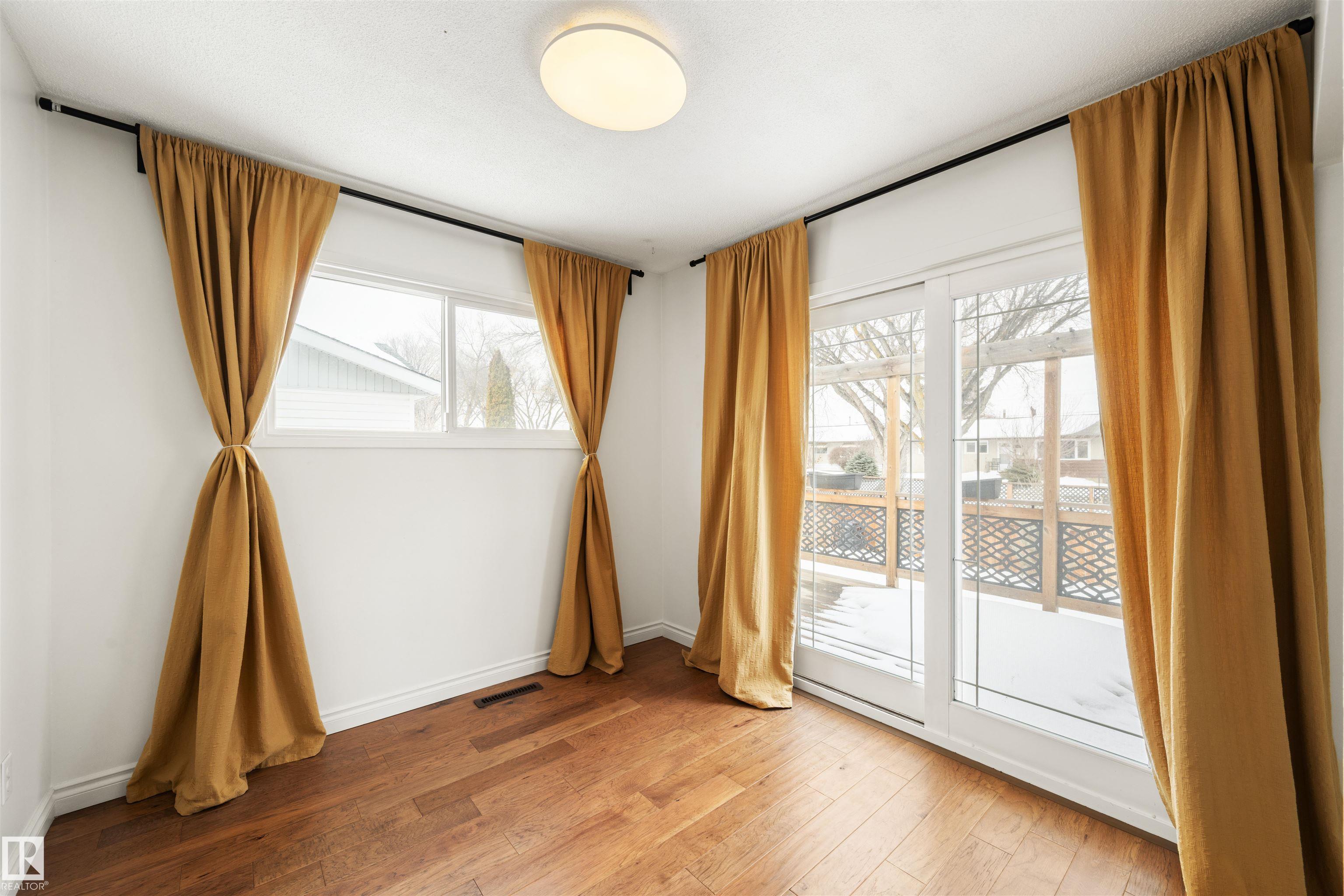 Photo 19 at 11052 151 Street NW, High Park, Edmonton