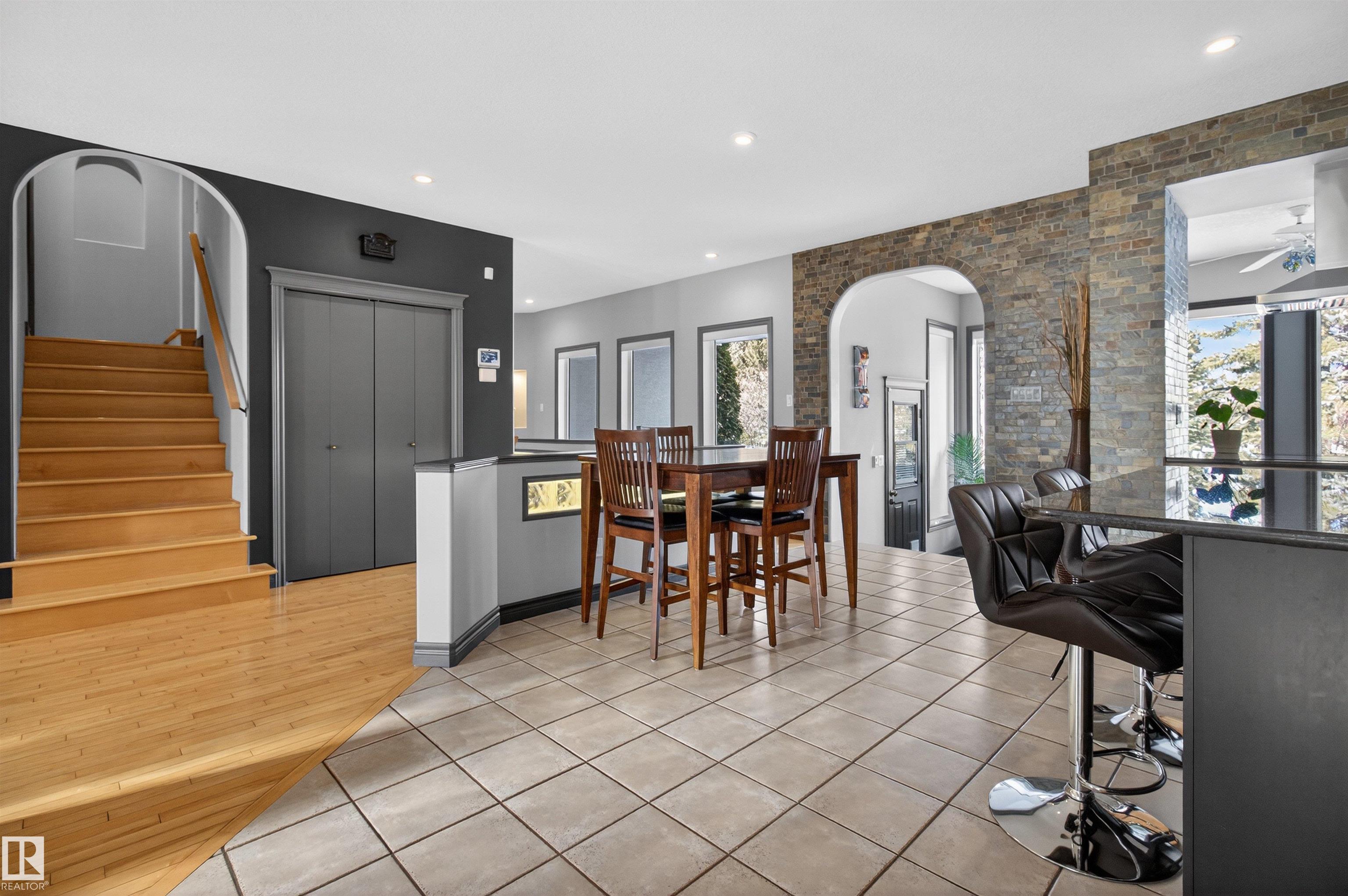 Photo 16 at 15 Coloniale Court, Coloniale Estates, Beaumont