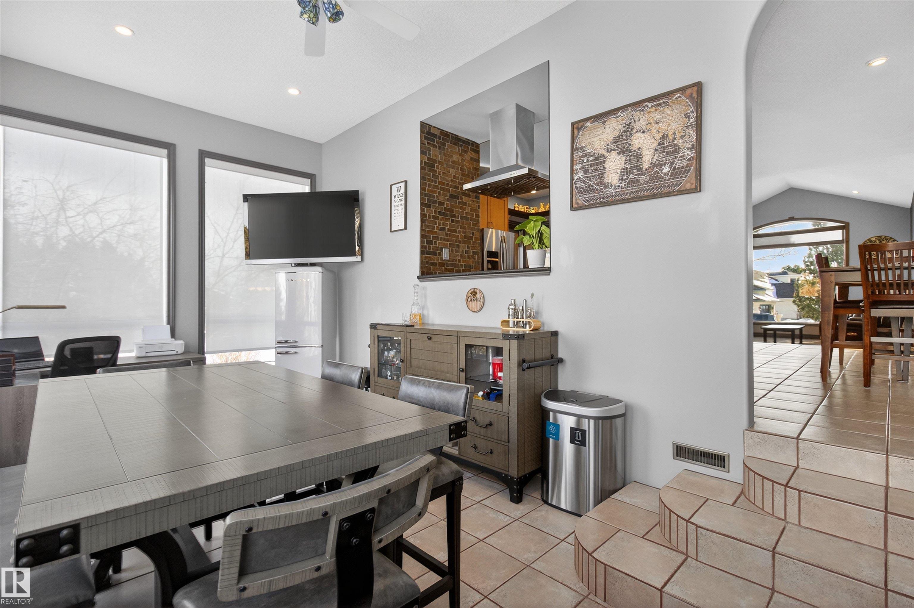 Photo 32 at 15 Coloniale Court, Coloniale Estates, Beaumont