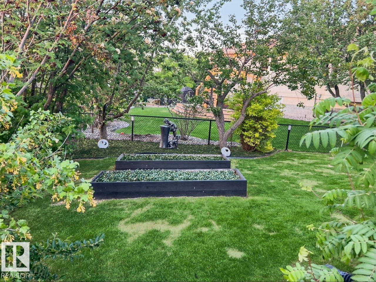 Photo 69 at 15 Coloniale Court, Coloniale Estates, Beaumont