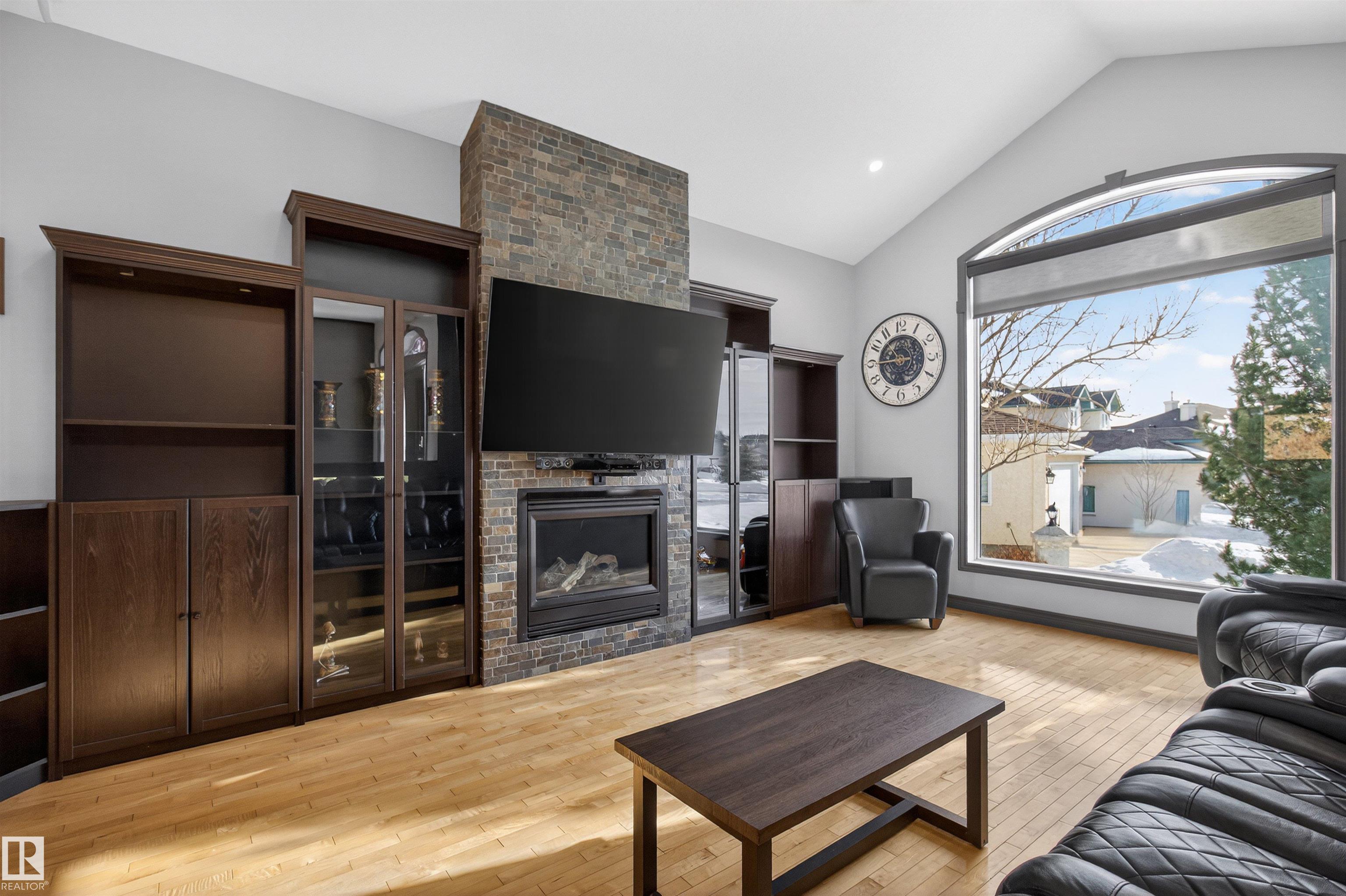 Photo 9 at 15 Coloniale Court, Coloniale Estates, Beaumont