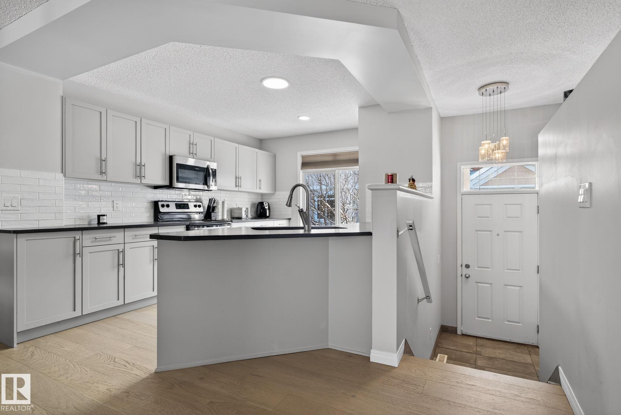 60 - 1804 70 Street SW, Summerside, Edmonton