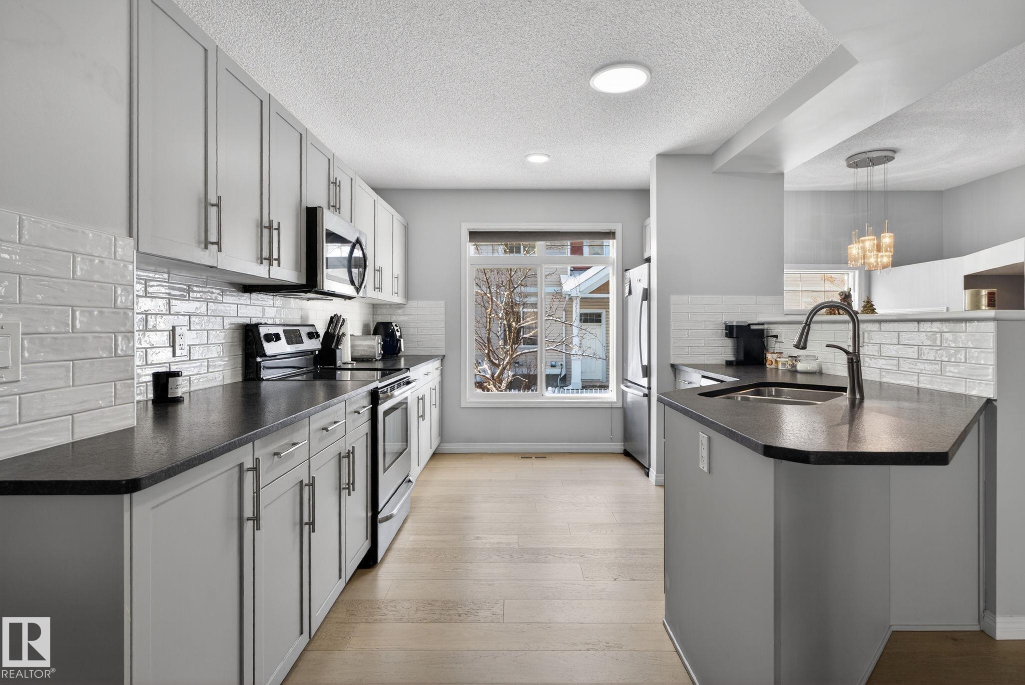 Photo 8 at 60 - 1804 70 Street SW, Summerside, Edmonton