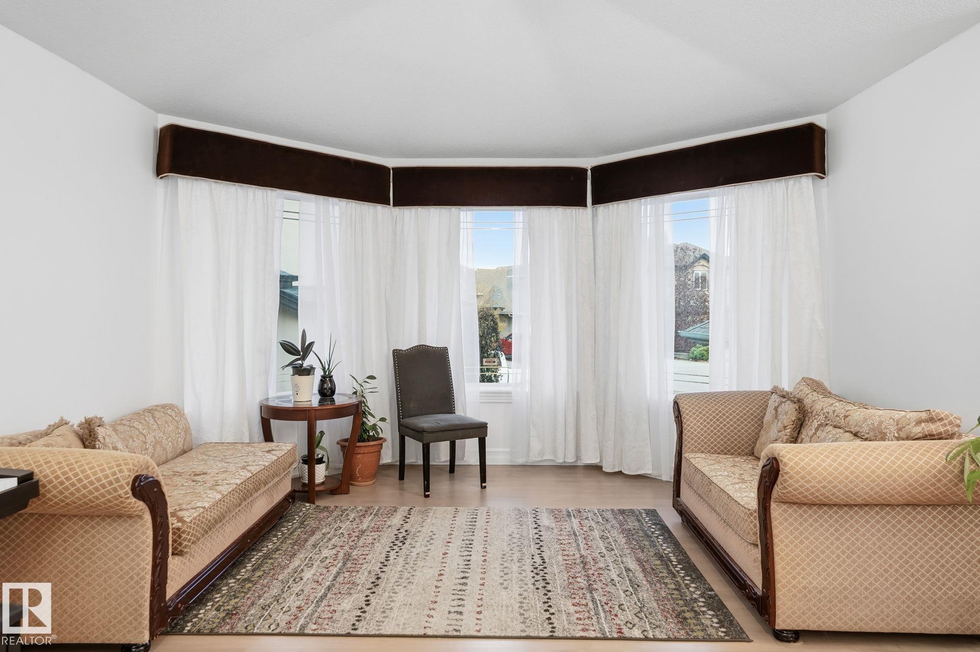 Photo 6 at 1324 70 Street SW, Summerside, Edmonton