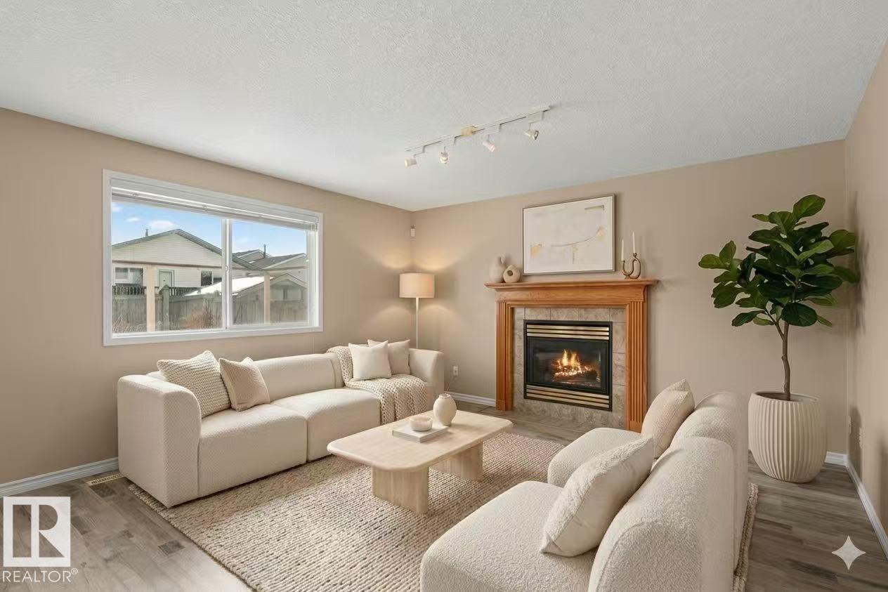 Photo 11 at 8311 171 Avenue NW, Klarvatten, Edmonton