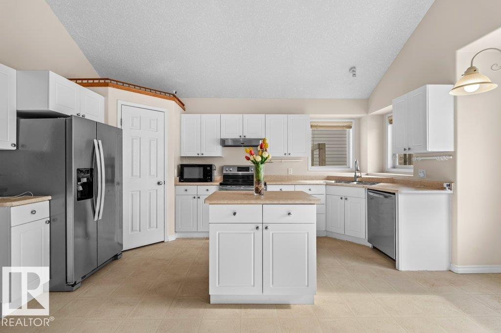 Photo 7 at 8311 171 Avenue NW, Klarvatten, Edmonton