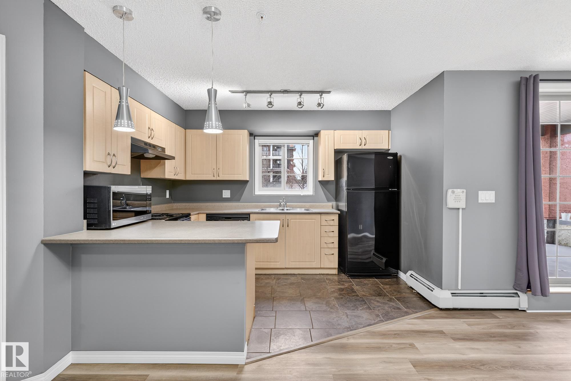 Photo 12 at 102 - 11445 Ellerslie Road SW, Rutherford, Edmonton