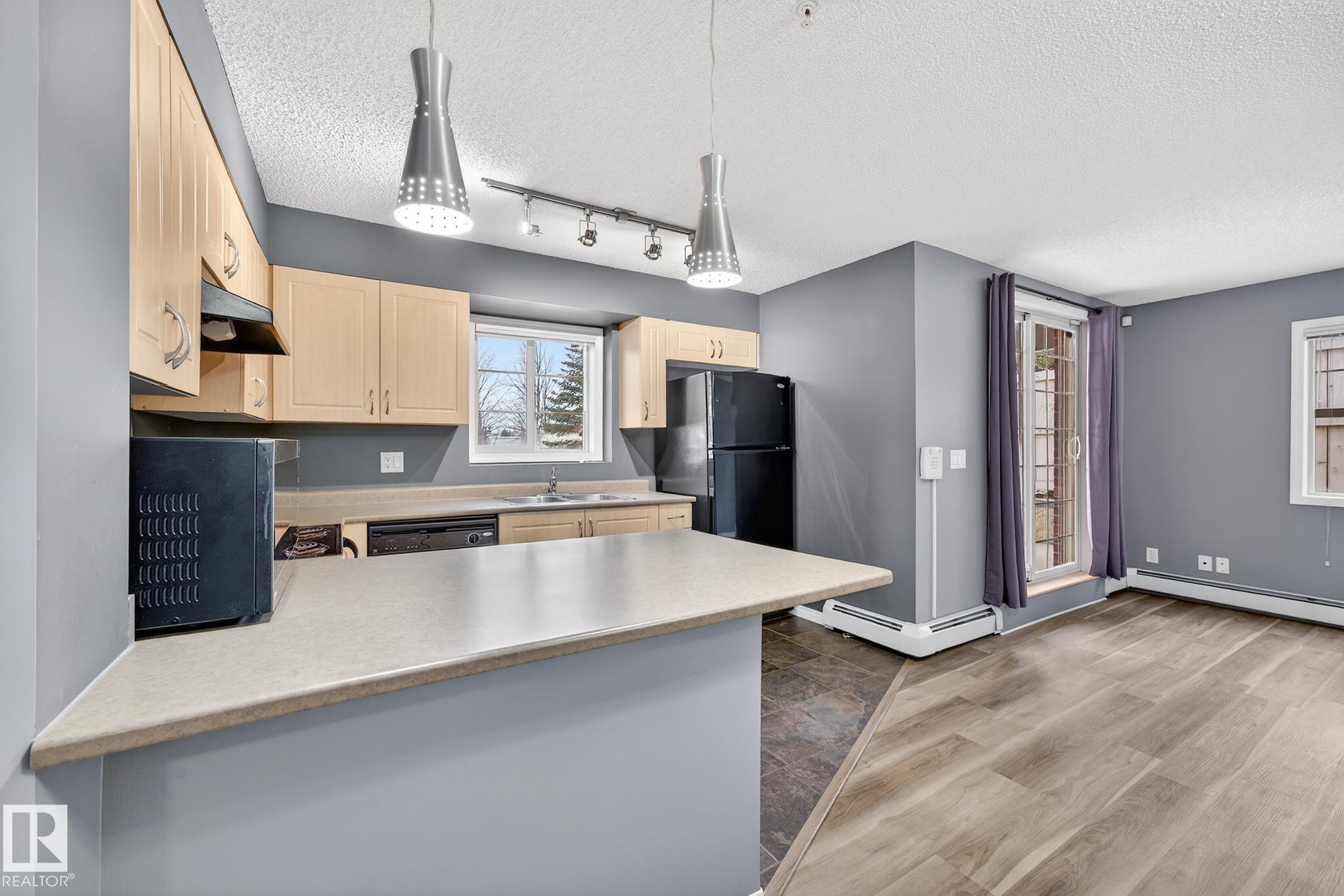 Photo 8 at 102 - 11445 Ellerslie Road SW, Rutherford, Edmonton