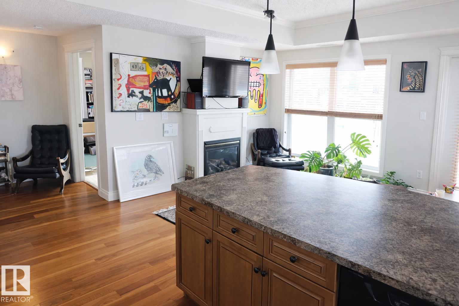https://zimg.paragon.ice.com/ParagonImages/Property/PM/RAE/225389519/13/0/0/92b1770dfaf07860a17fcb79d4dea34d/1/11af397c2079eabb72c18d9922407a99/225389519-02be501e-4df5-4f57-9d43-277df3e37615.JPG