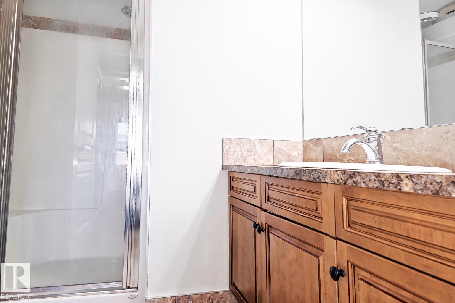 https://zimg.paragon.ice.com/ParagonImages/Property/PM/RAE/225389519/17/0/0/7bc5bf168a08b34d9d6ab2d216c0371a/1/11af397c2079eabb72c18d9922407a99/225389519-467c1ad8-c9ae-4068-b8d1-1bbd717cfc5a.JPG