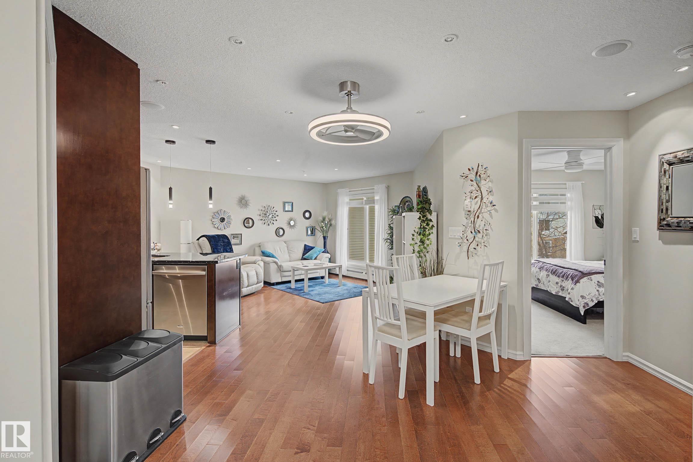 210 - 2204 44 Avenue NW, Larkspur, Edmonton