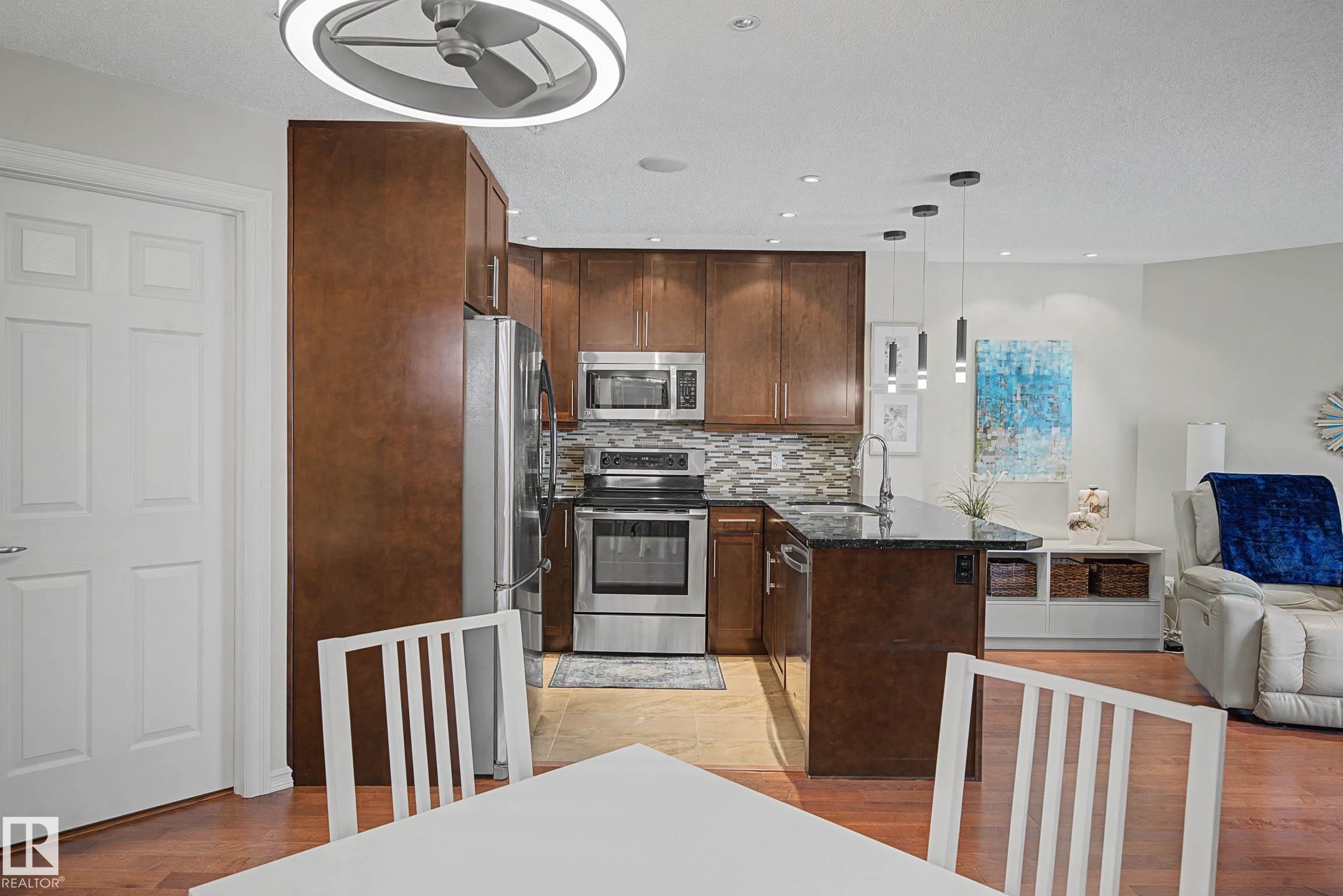 210 - 2204 44 Avenue NW, Larkspur, Edmonton