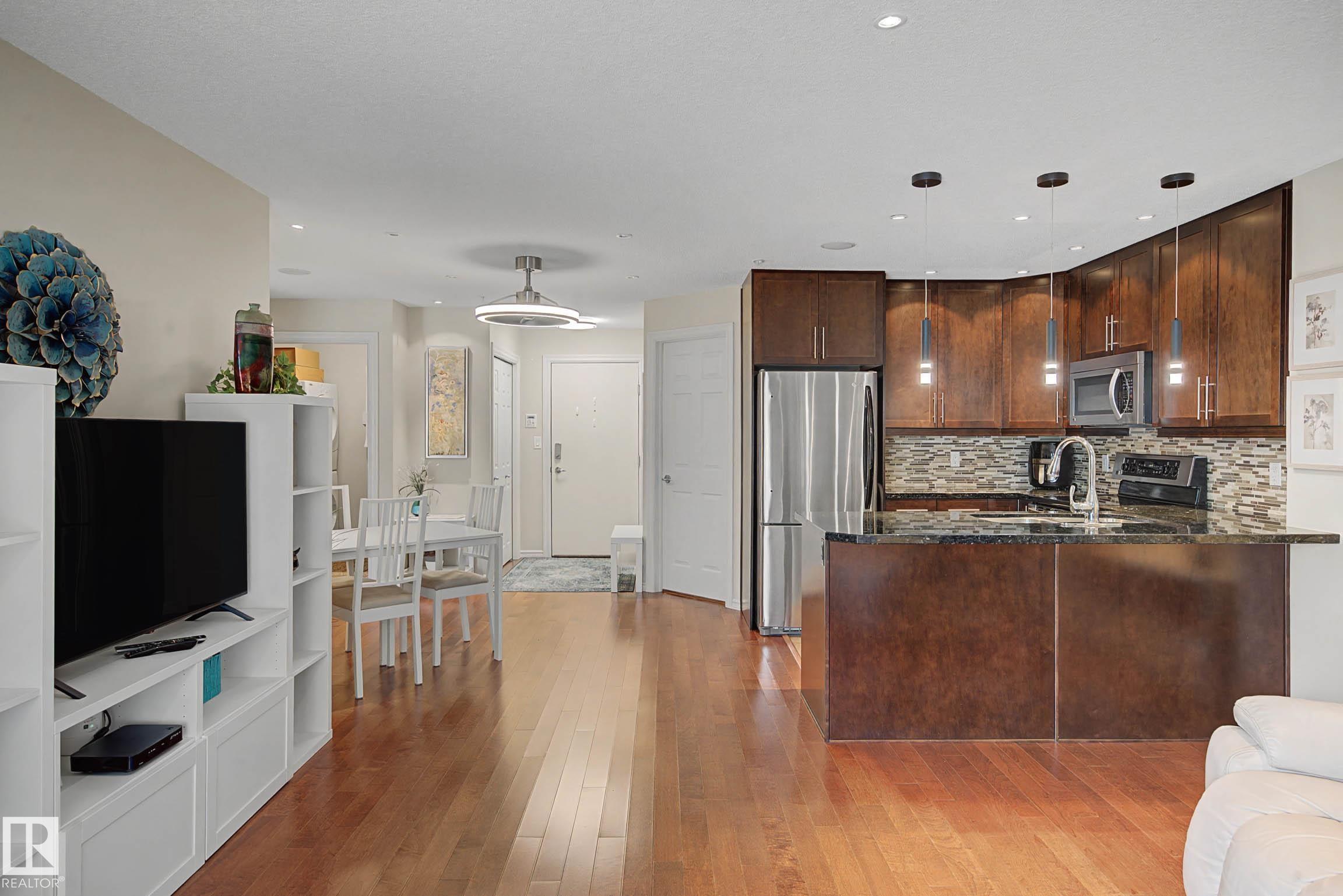 Photo 7 at 210 - 2204 44 Avenue NW, Larkspur, Edmonton