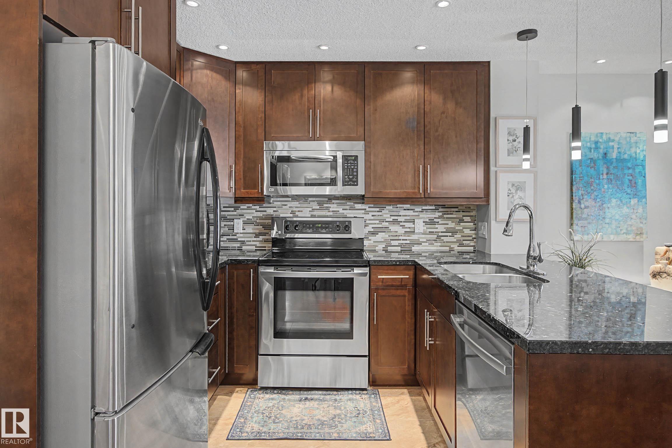 Photo 10 at 210 - 2204 44 Avenue NW, Larkspur, Edmonton