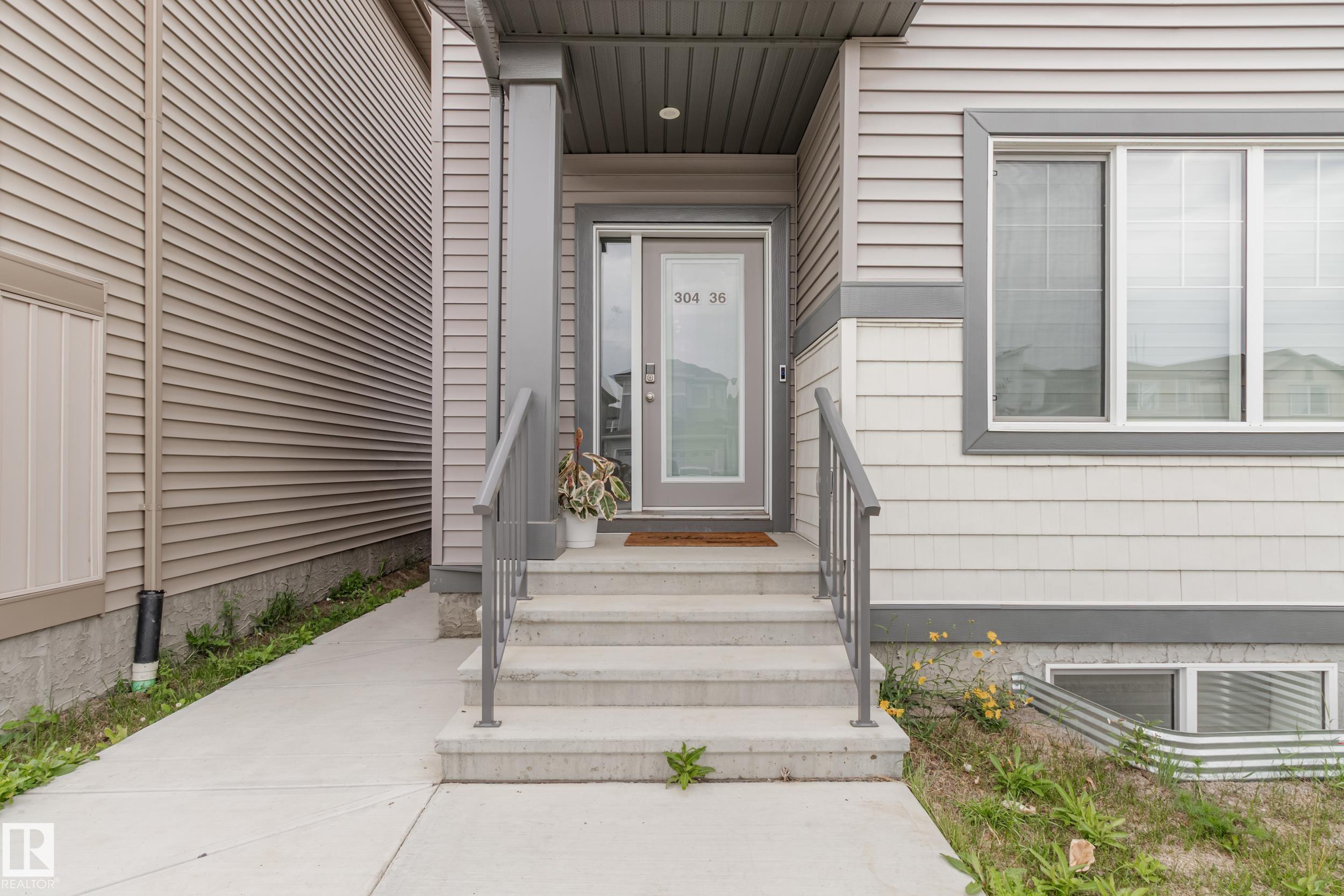 304 36 Avenue NW, Maple Crest, Edmonton