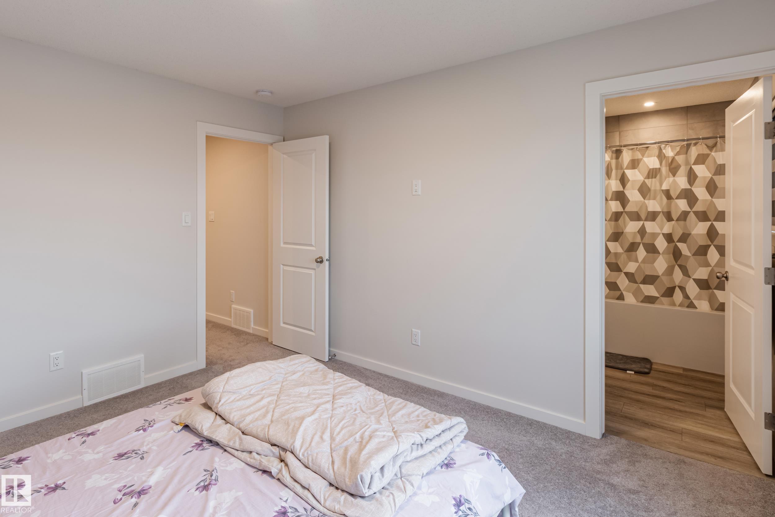 Photo 22 at 304 36 Avenue NW, Maple Crest, Edmonton