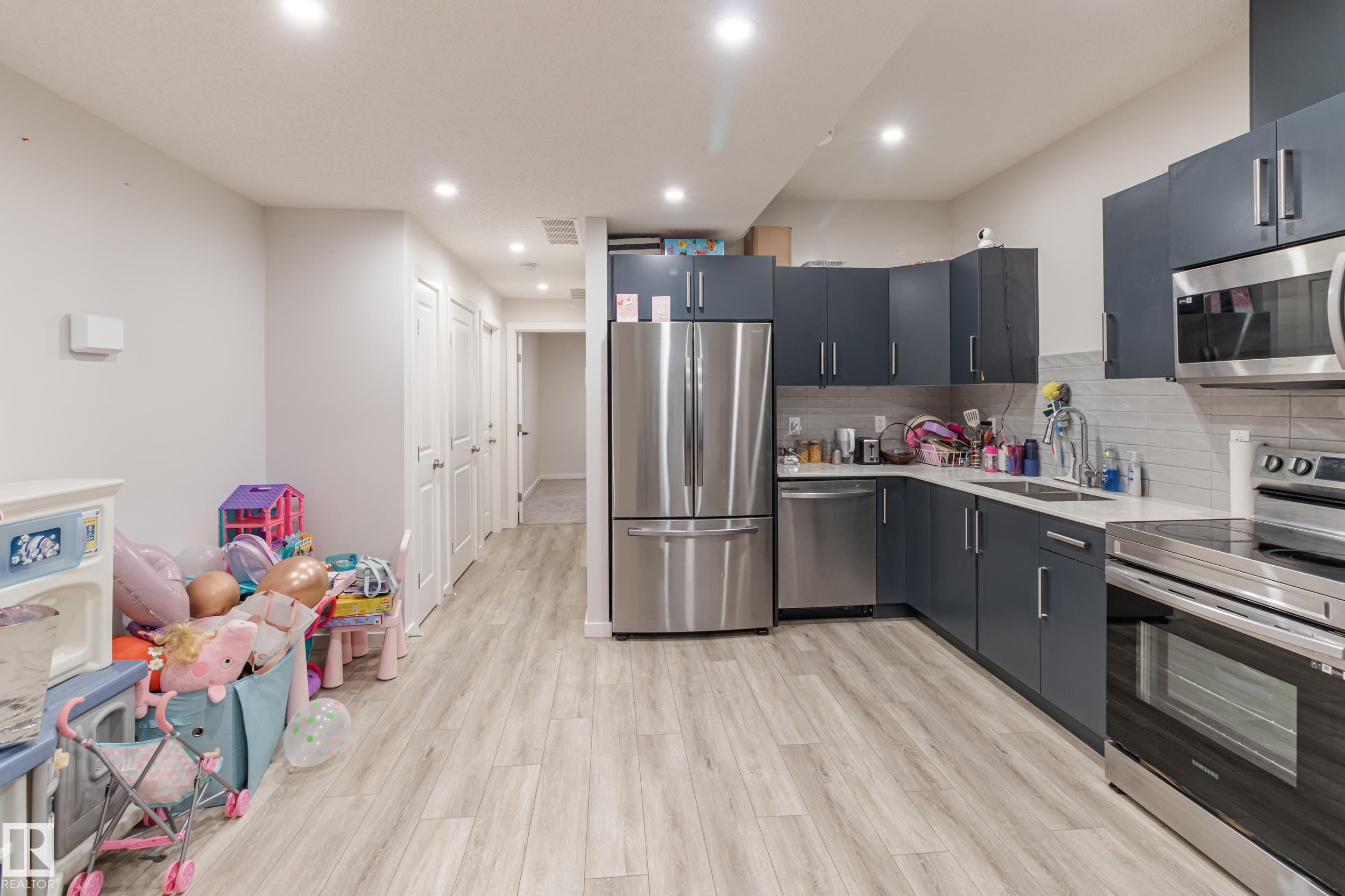 Photo 29 at 304 36 Avenue NW, Maple Crest, Edmonton