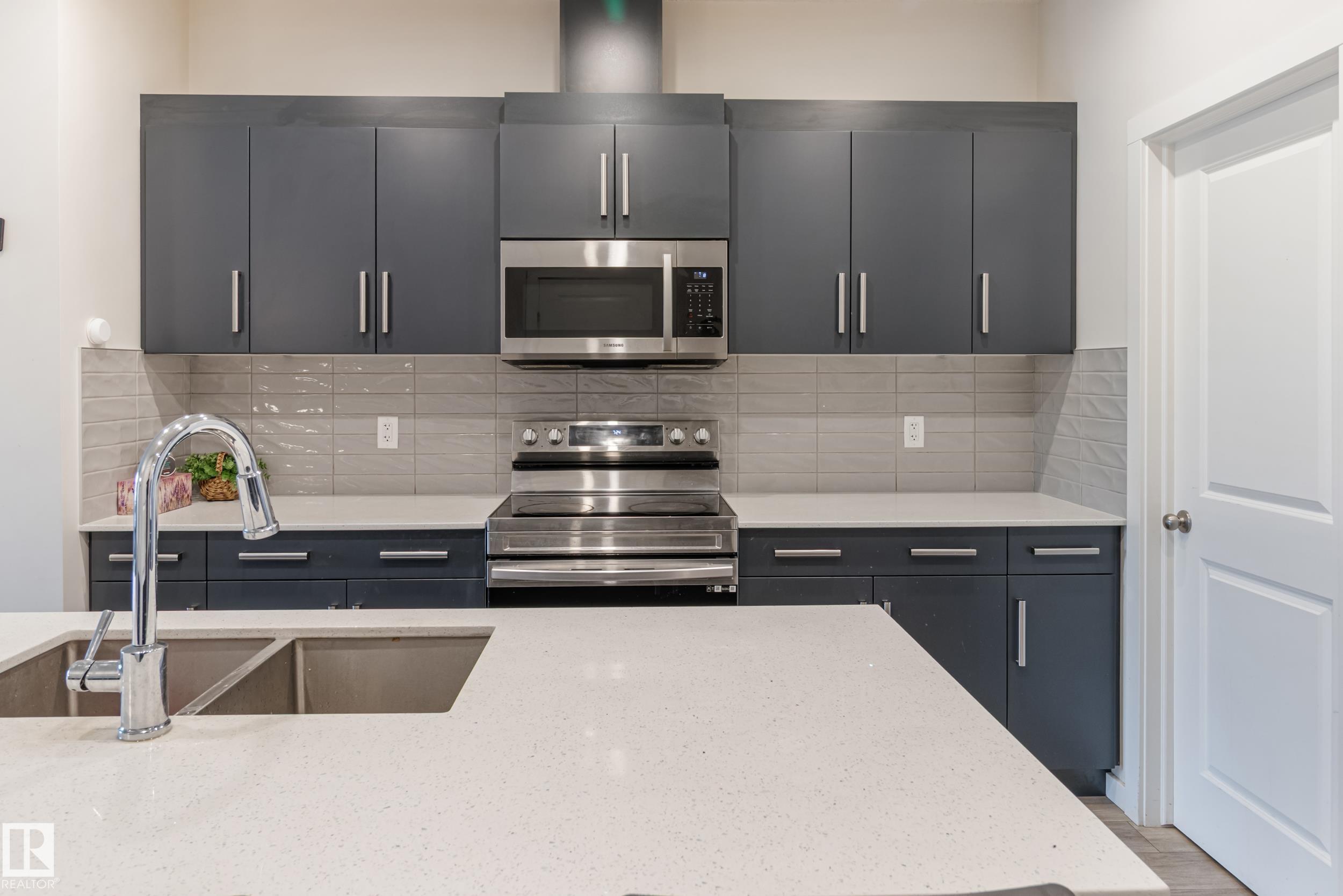 Photo 8 at 304 36 Avenue NW, Maple Crest, Edmonton