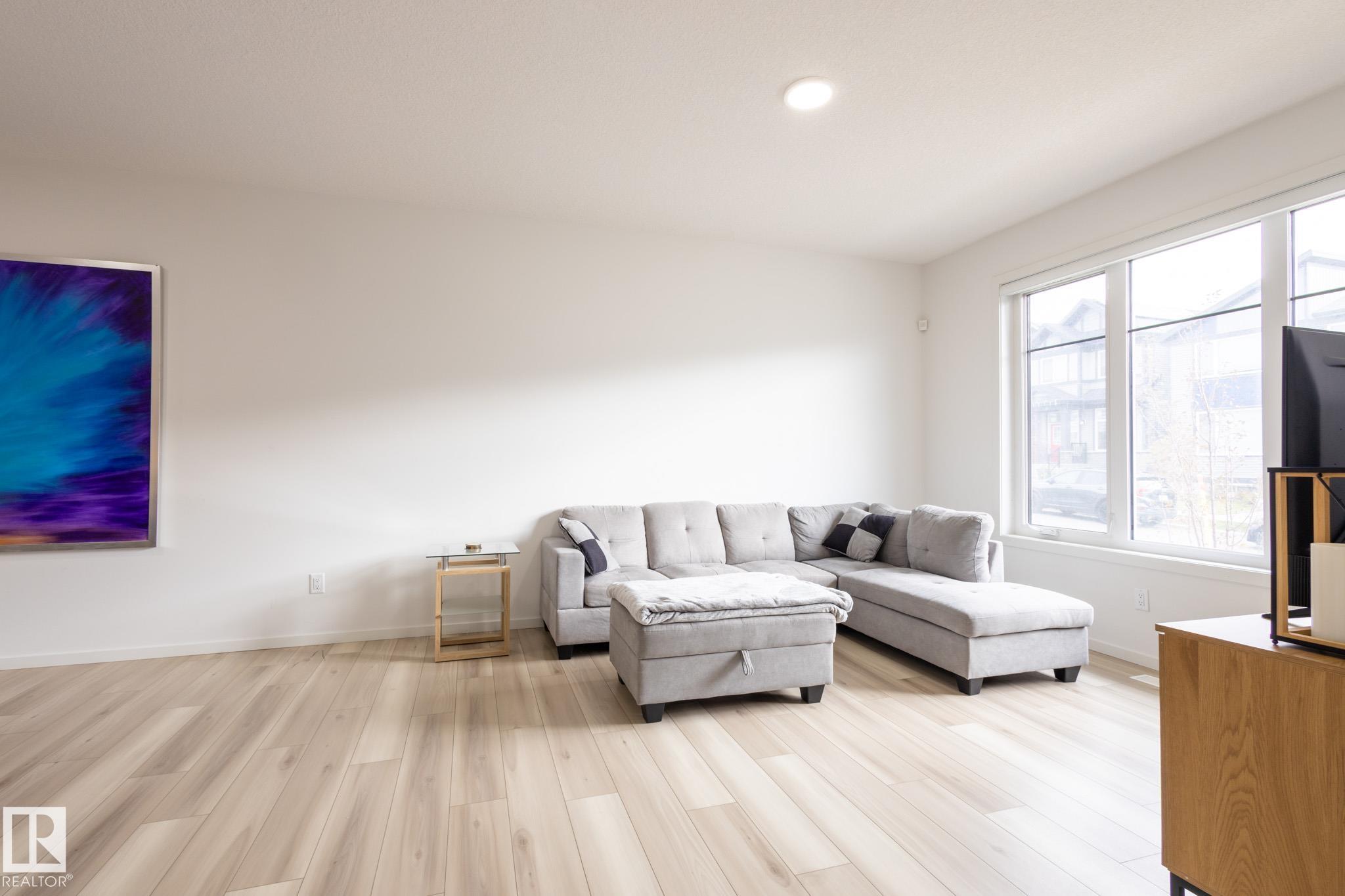 5016 Kinney Link SW, Keswick, Edmonton