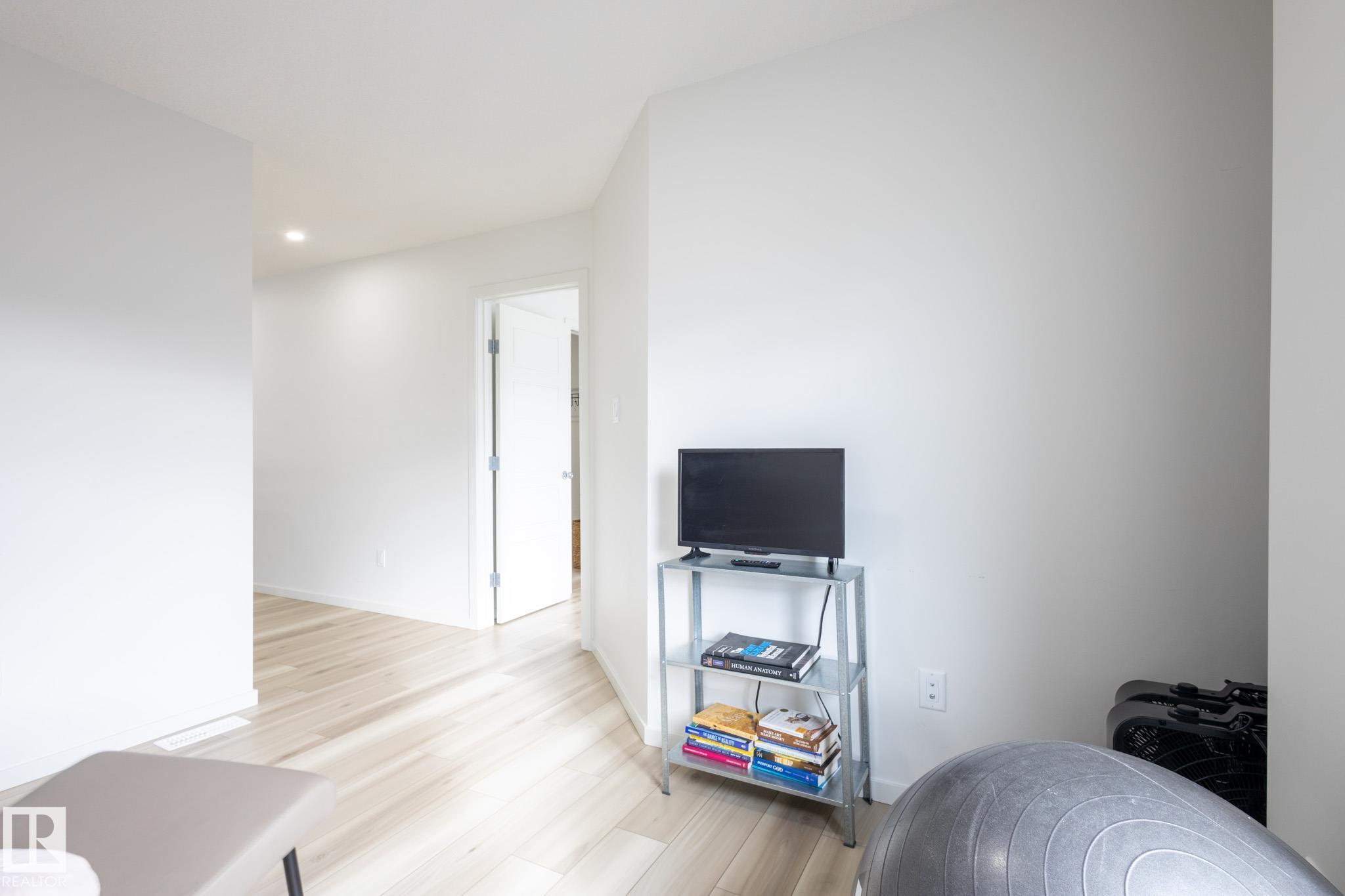 Photo 12 at 5016 Kinney Link SW, Keswick, Edmonton