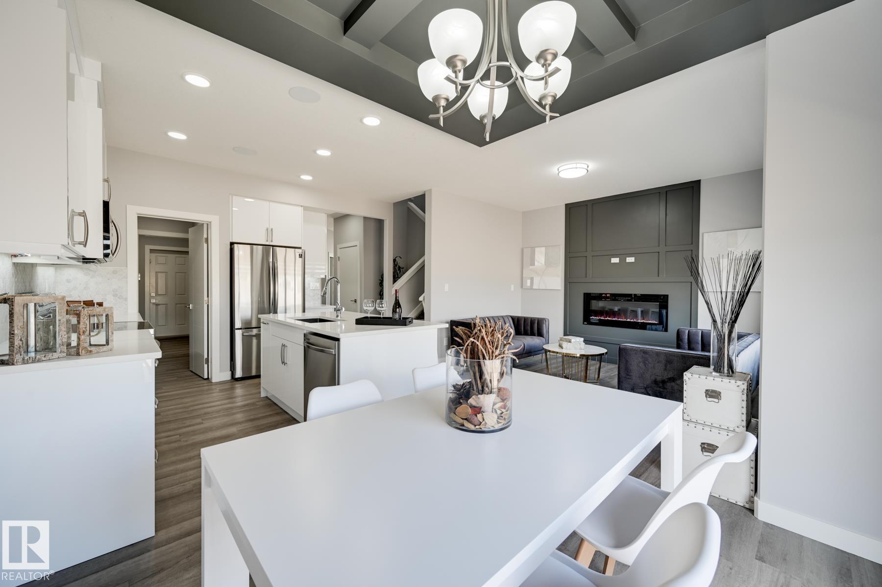 Photo 12 at 1132 Goldfinch Crescent NW, Kinglet Gardens, Edmonton