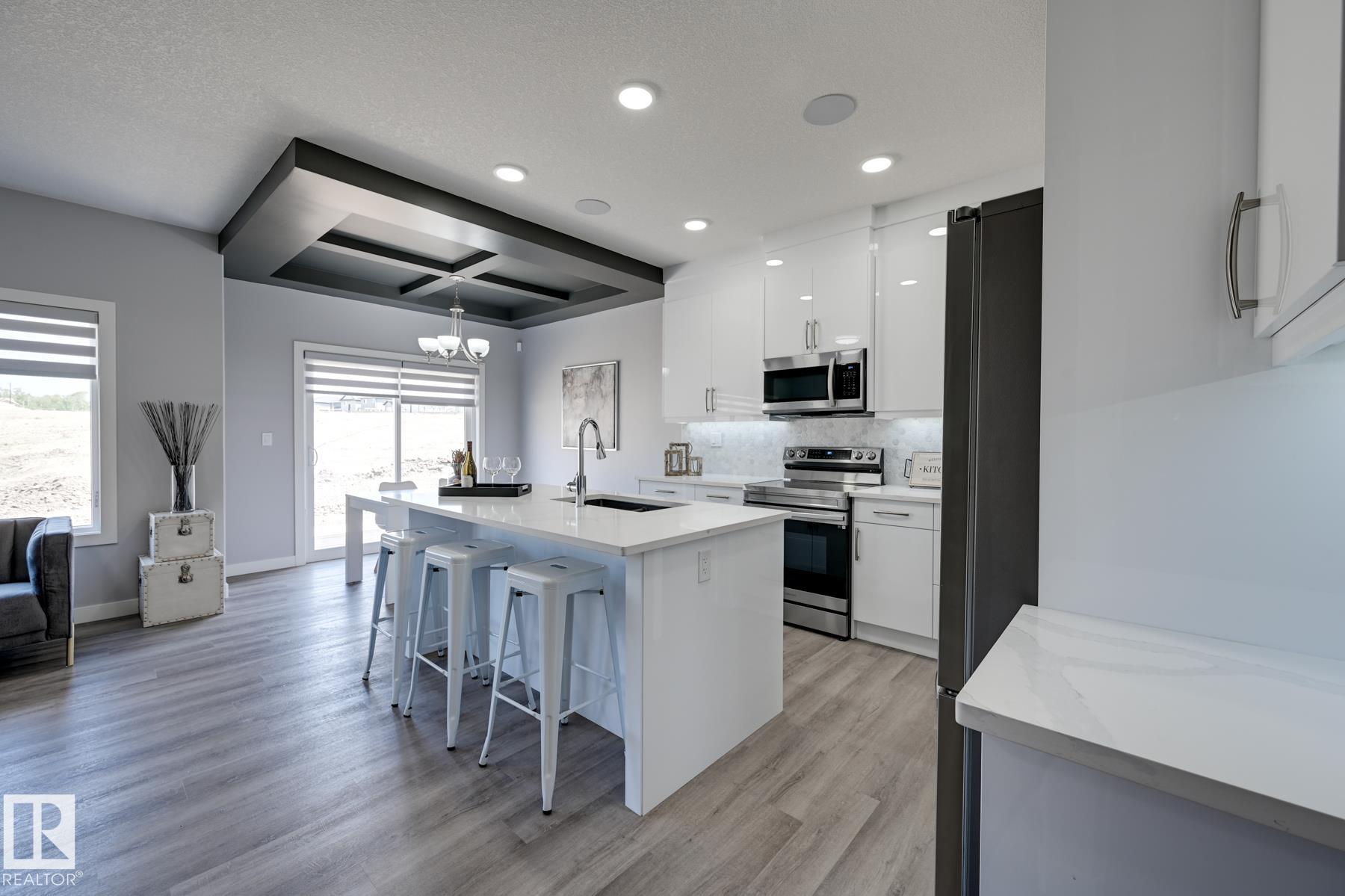 Photo 6 at 1132 Goldfinch Crescent NW, Kinglet Gardens, Edmonton