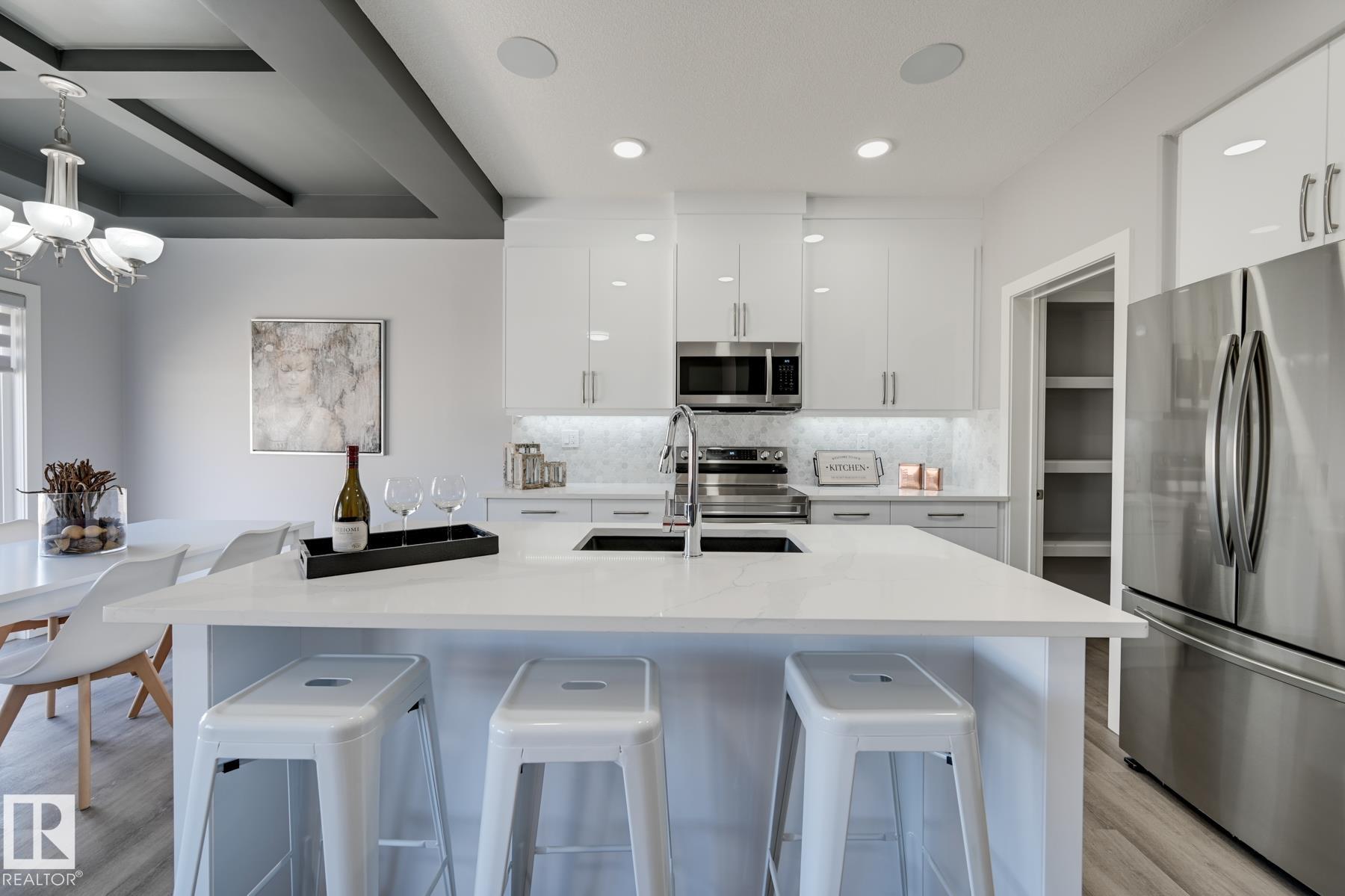 Photo 10 at 1132 Goldfinch Crescent NW, Kinglet Gardens, Edmonton