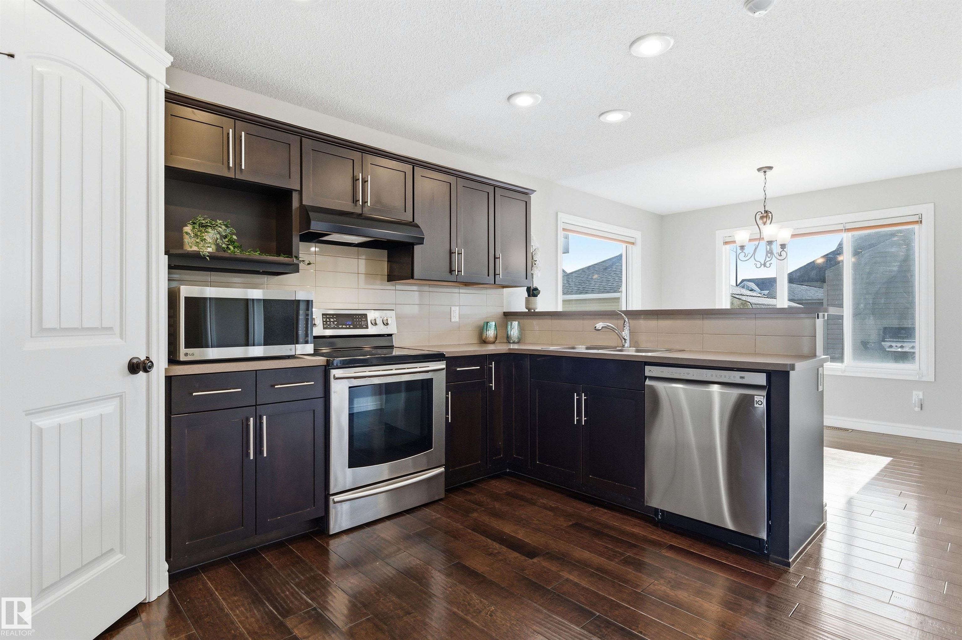 Photo 11 at 15907 13 Avenue SW, Glenridding Heights, Edmonton