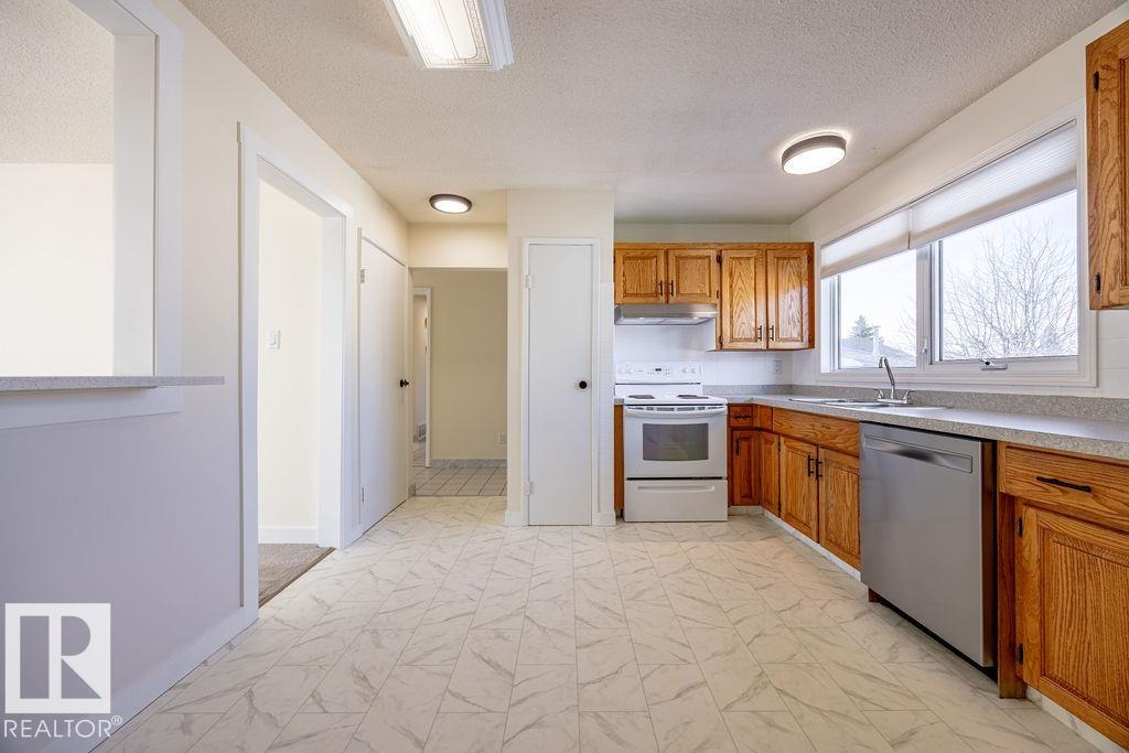 Photo 9 at 14008 83 Street NW, Northmount, Edmonton