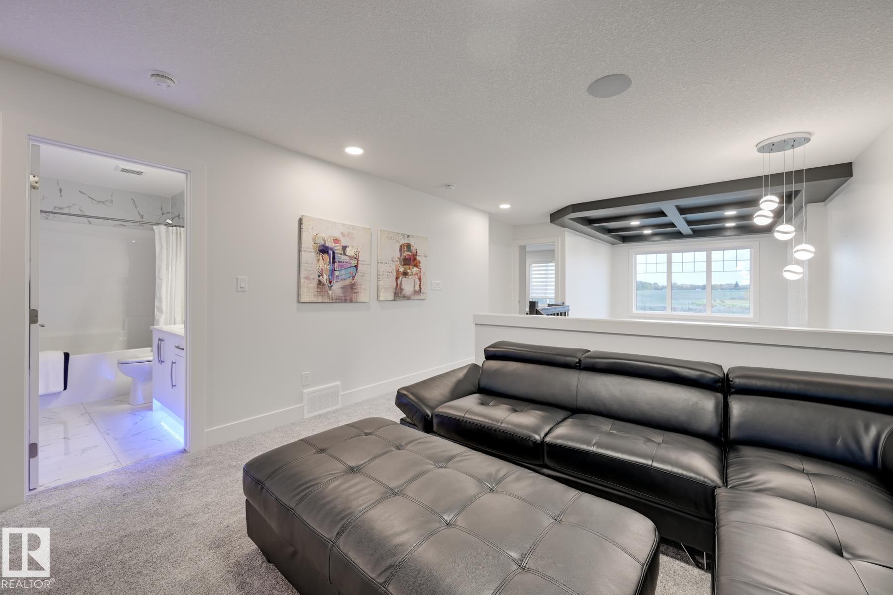 Photo 25 at 1134 Goldfinch Crescent NW, Kinglet Gardens, Edmonton