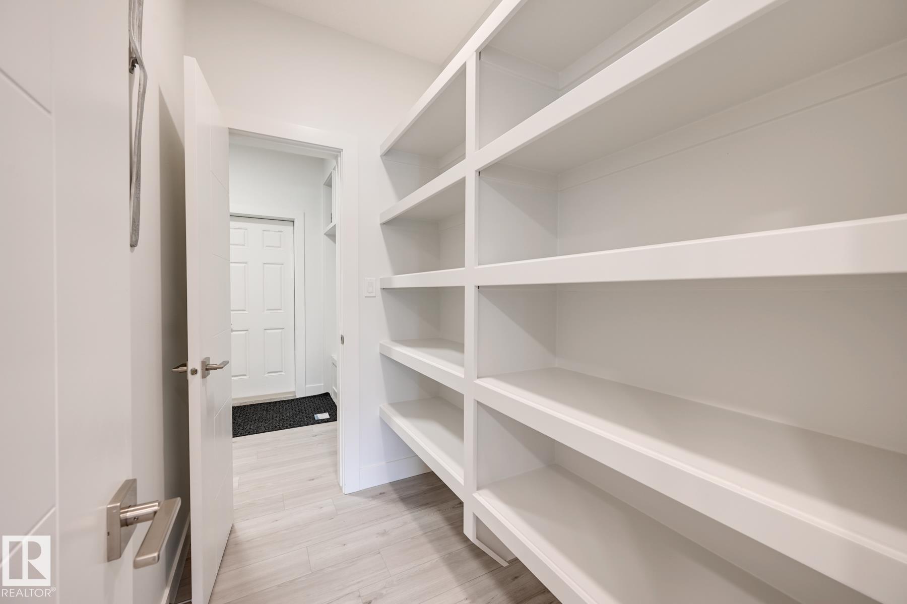 Photo 7 at 1134 Goldfinch Crescent NW, Kinglet Gardens, Edmonton