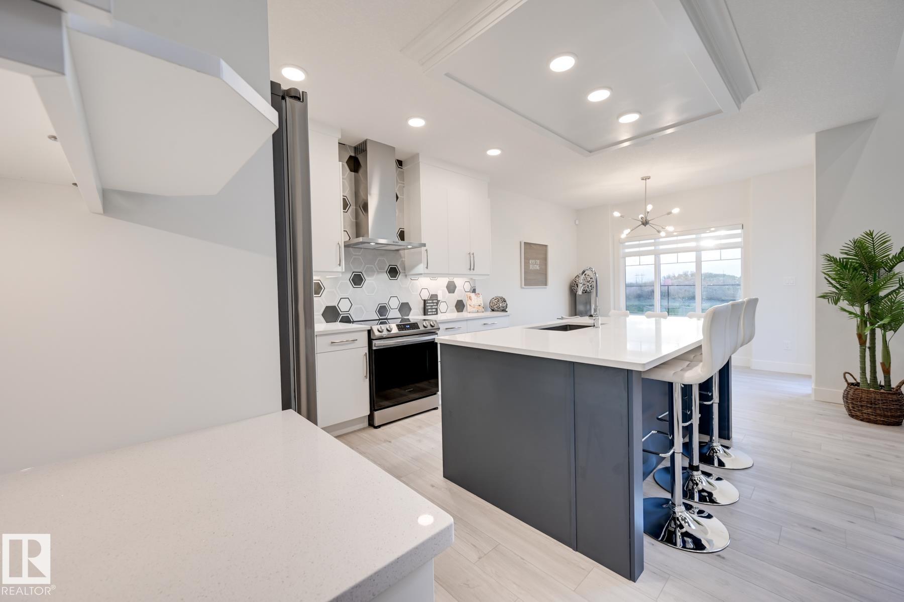 Photo 8 at 1134 Goldfinch Crescent NW, Kinglet Gardens, Edmonton