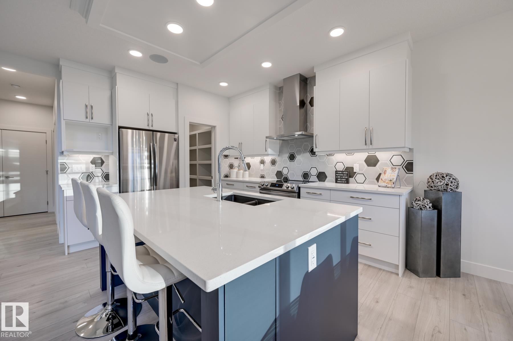 Photo 9 at 1134 Goldfinch Crescent NW, Kinglet Gardens, Edmonton