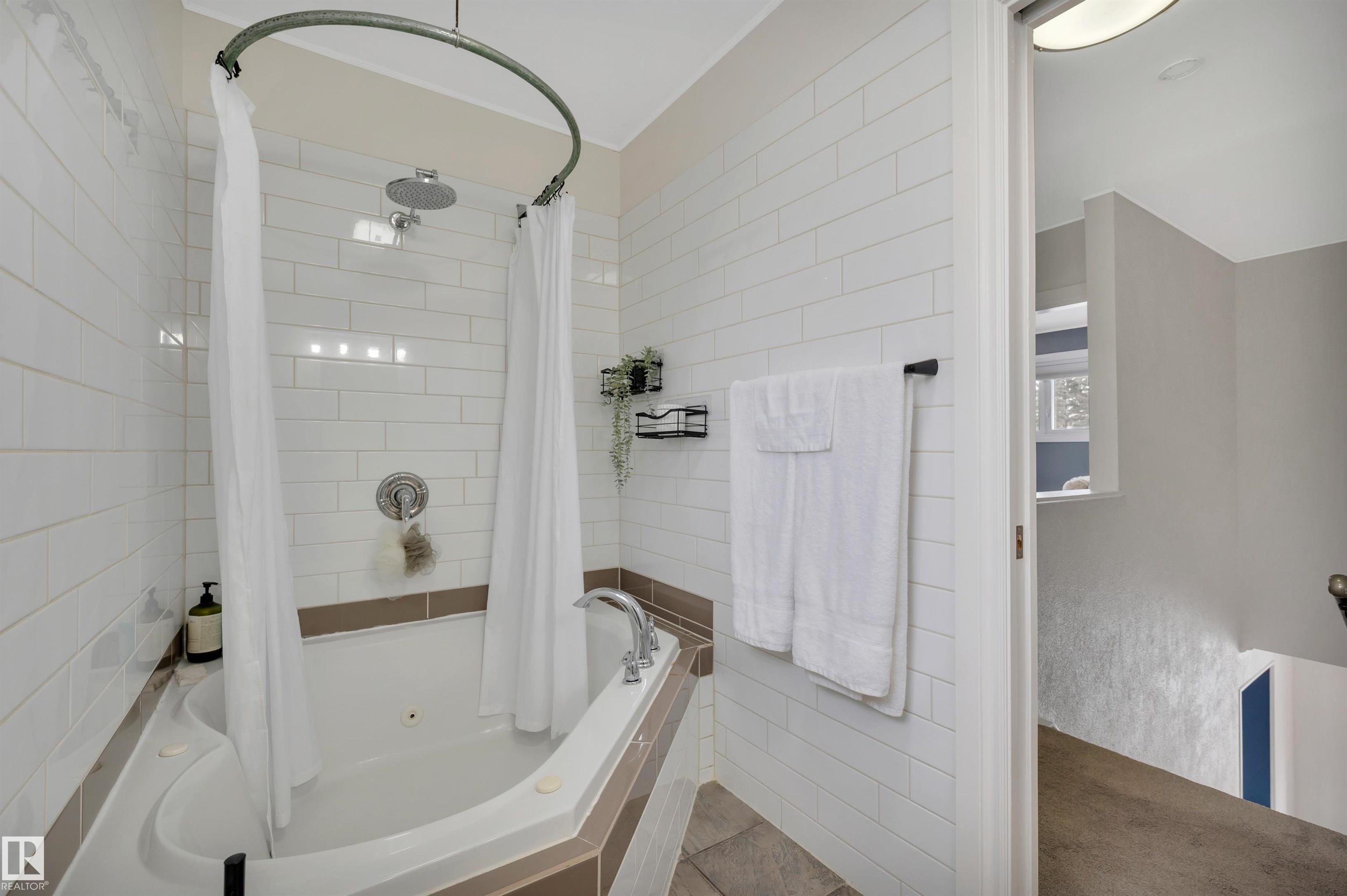 Photo 31 at 1978 Avondale crest, Broadmoor, Sherwood Park