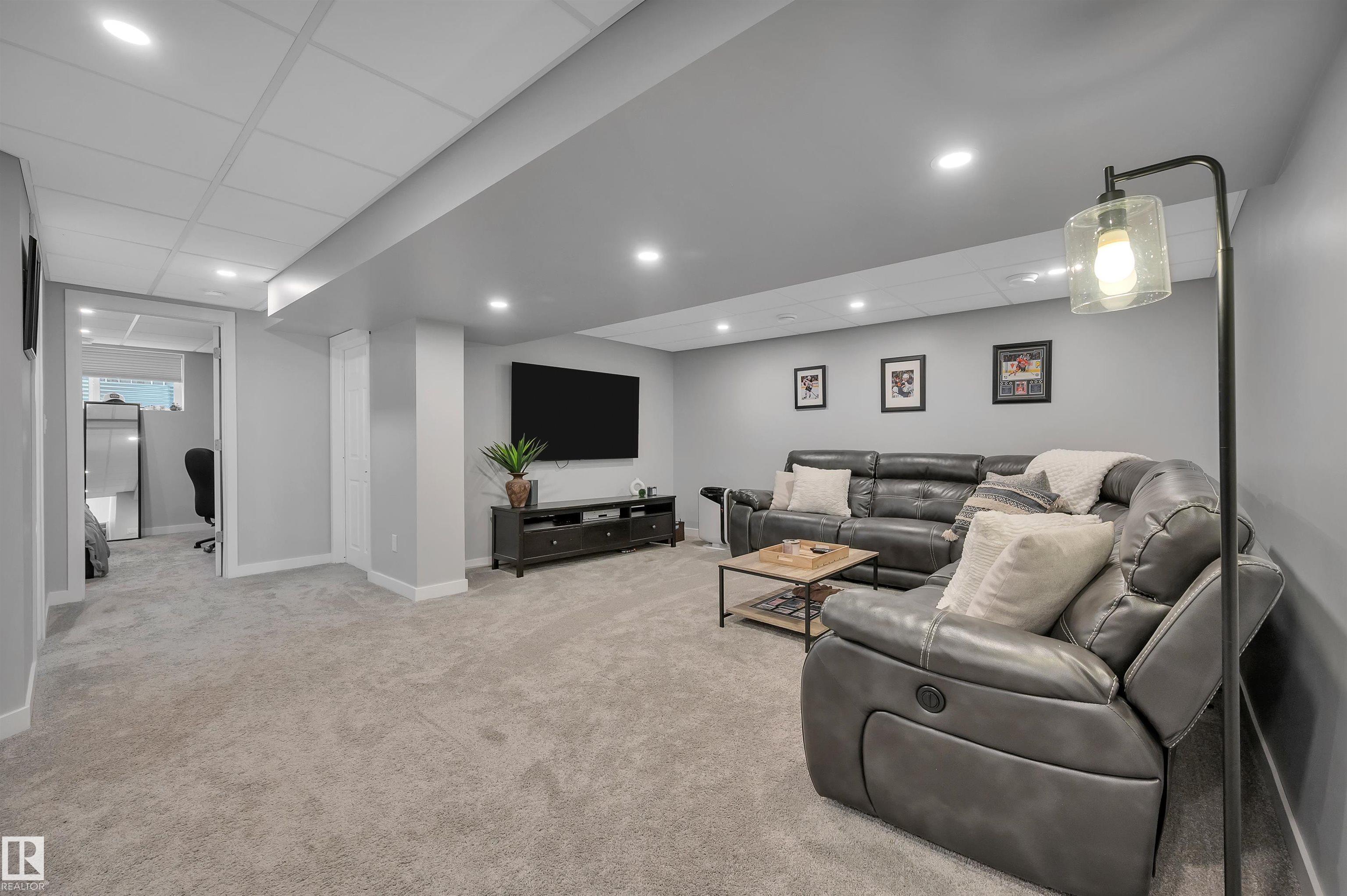 Photo 36 at 1978 Avondale crest, Broadmoor, Sherwood Park