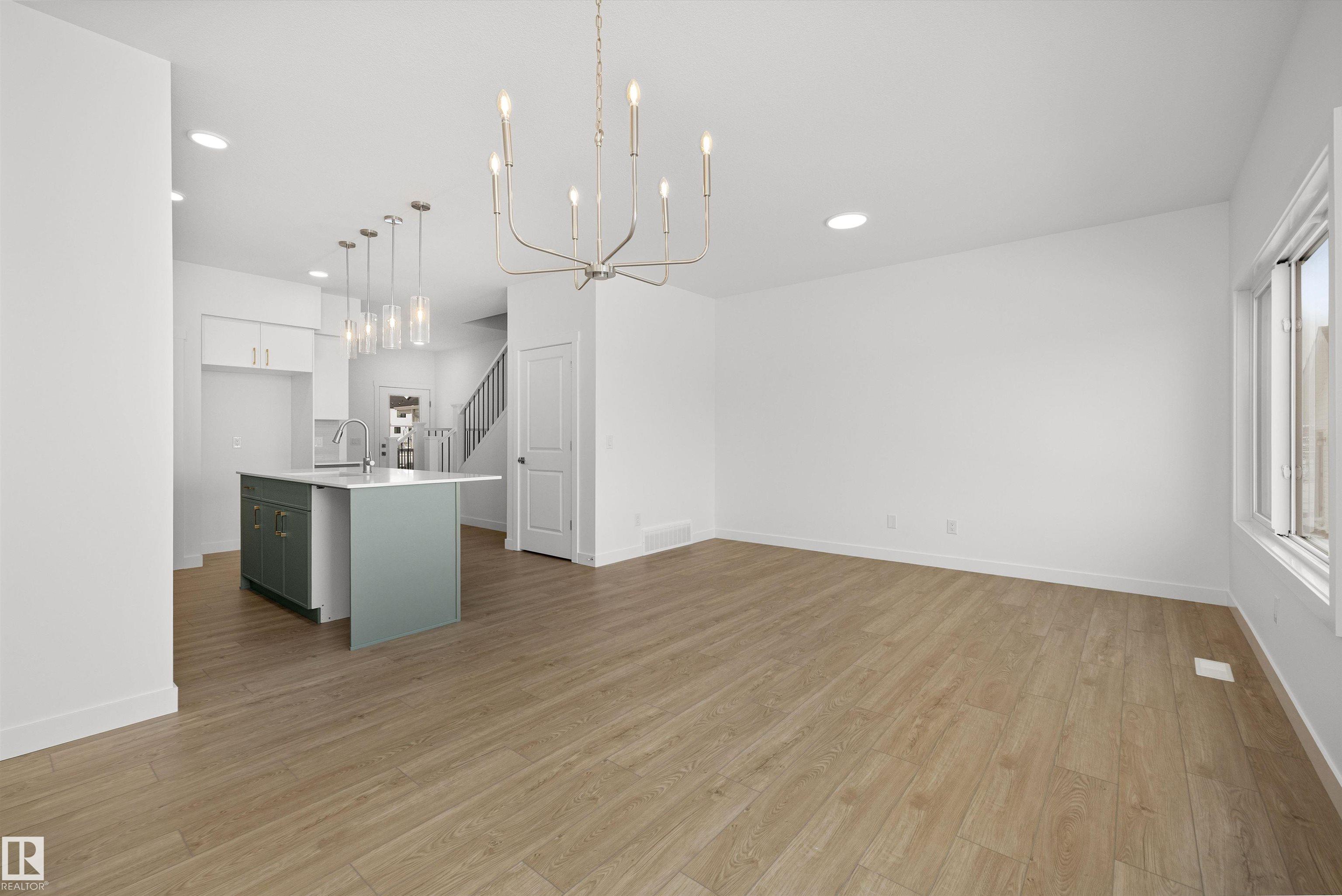 https://zimg.paragon.ice.com/ParagonImages/Property/PM/RAE/225389575/16/0/0/dc4f58b8f7abd3220d957ed0ed024087/1/c38d84253721553fb411bd0dcea31831/225389575-0bed1cc2-c78b-4560-befd-623c420bfd6c.JPG