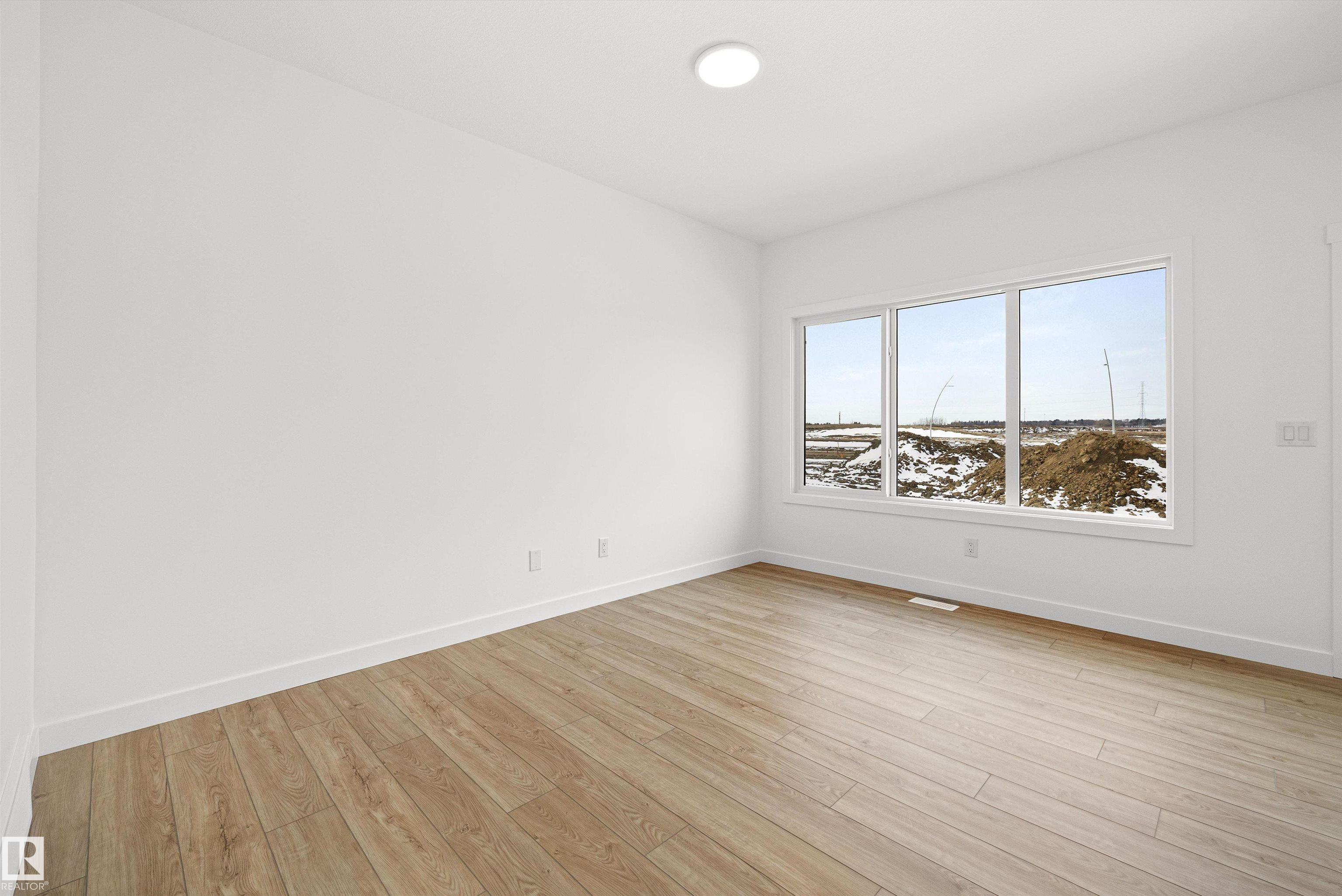 https://zimg.paragon.ice.com/ParagonImages/Property/PM/RAE/225389575/22/0/0/40d0018d8f4b3ebfbec744cb7a7ab51b/1/c38d84253721553fb411bd0dcea31831/225389575-a2d9add9-1793-4ffc-a6ae-865089fcb601.JPG
