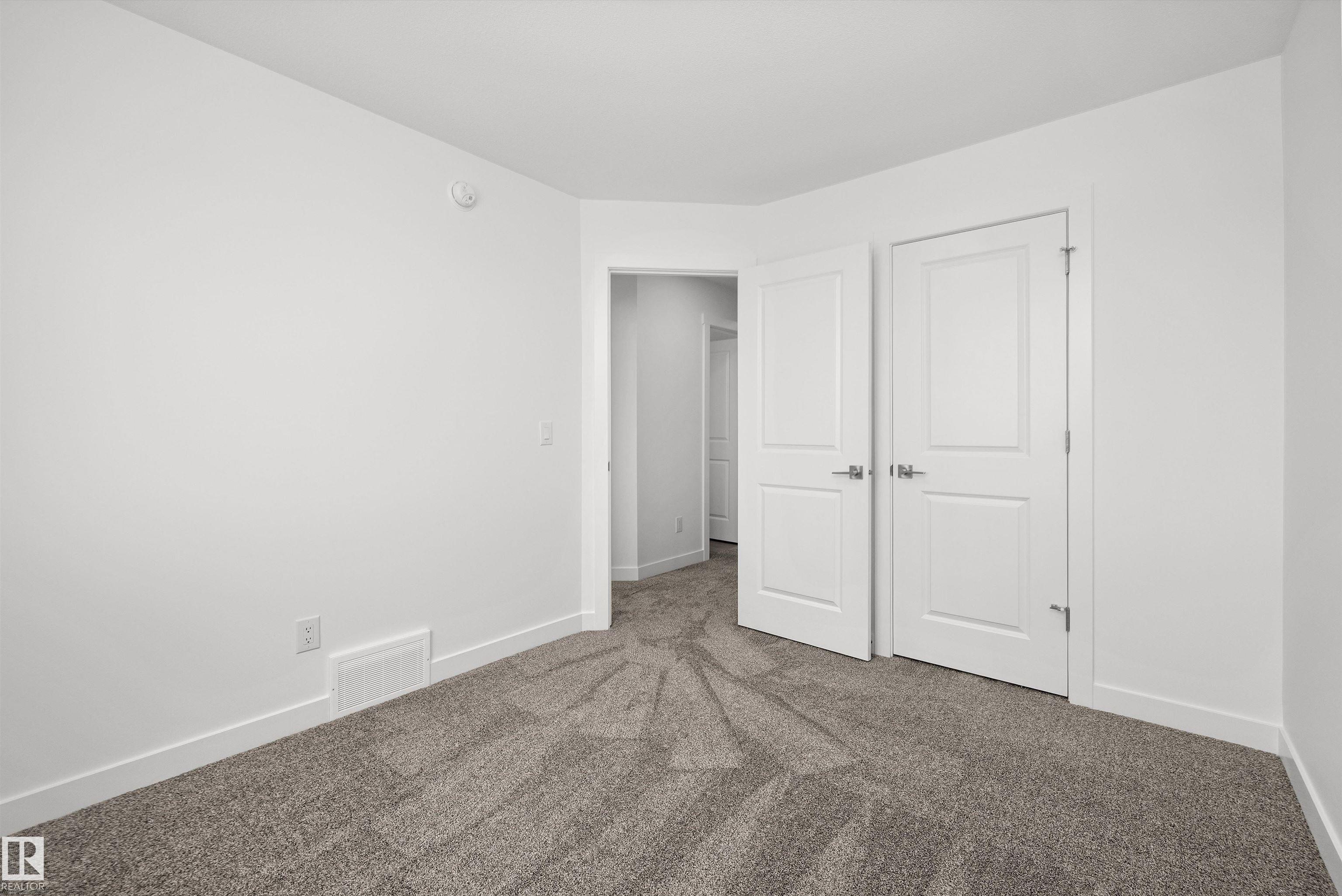 https://zimg.paragon.ice.com/ParagonImages/Property/PM/RAE/225389575/31/0/0/a0ee52e29a66cbd7198896f739f122d3/1/c38d84253721553fb411bd0dcea31831/225389575-4325ae87-9db9-49a8-94ee-076ecc464a6e.JPG