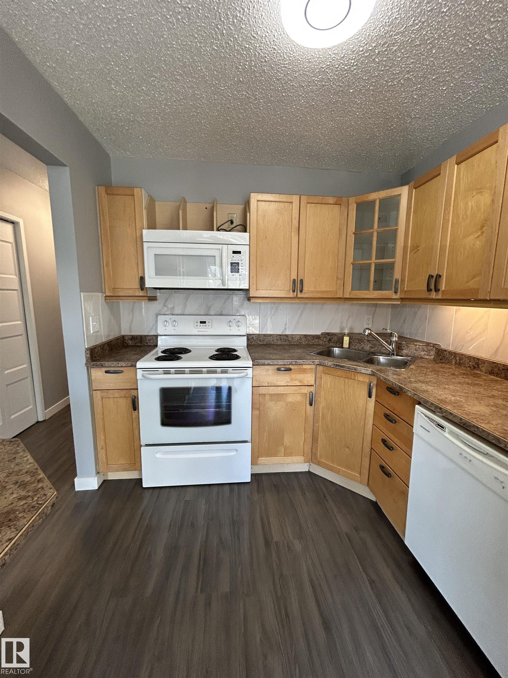 Photo 11 at 10426 27 Avenue NW, Ermineskin, Edmonton