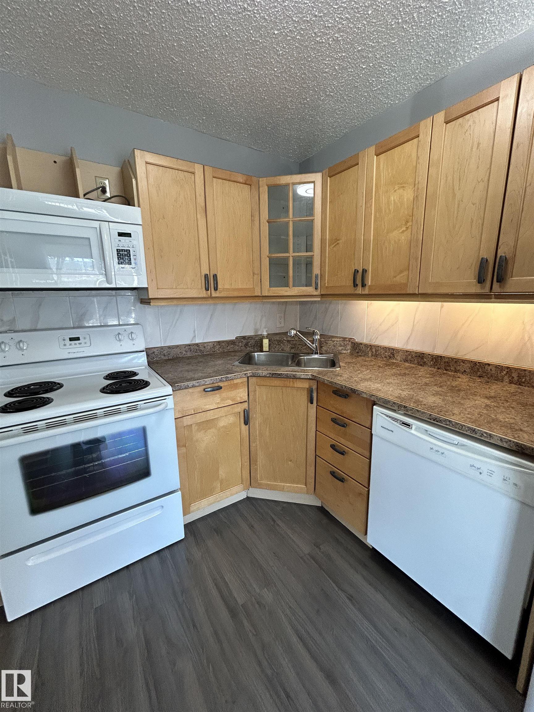 Photo 12 at 10426 27 Avenue NW, Ermineskin, Edmonton