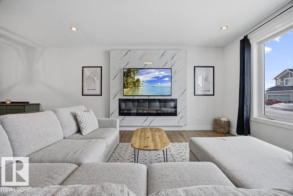 Photo 6 at 35 Dorais Way, South Pointe, Fort Saskatchewan