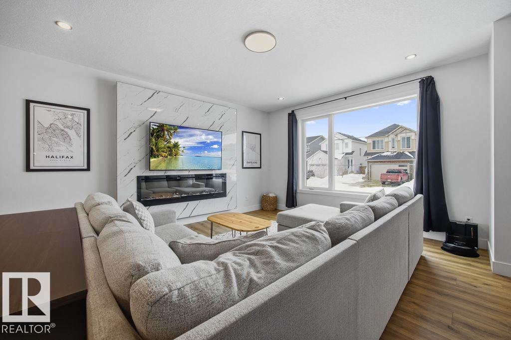 Photo 7 at 35 Dorais Way, South Pointe, Fort Saskatchewan