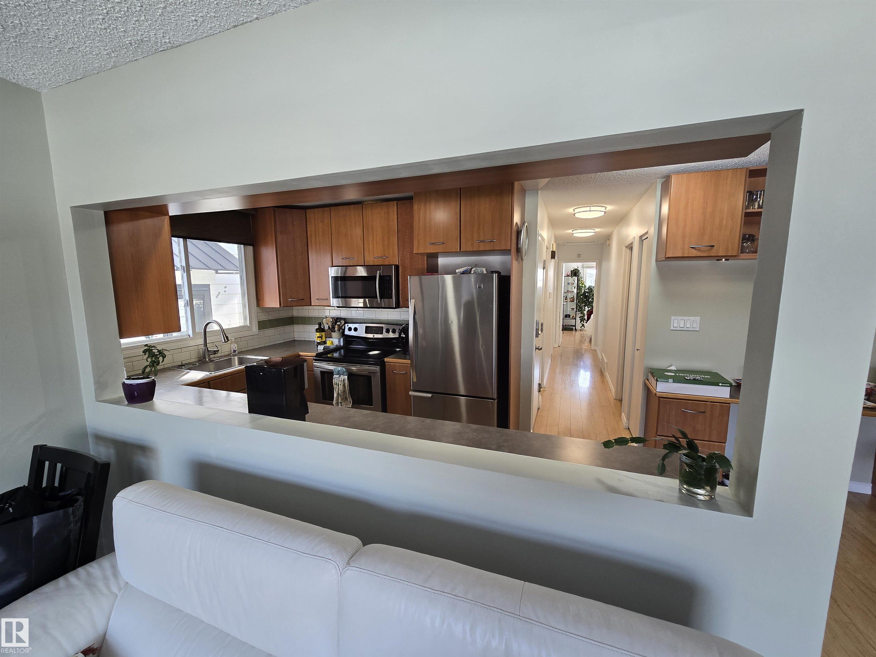 Photo 10 at 10282 87 Street NW, Riverdale, Edmonton