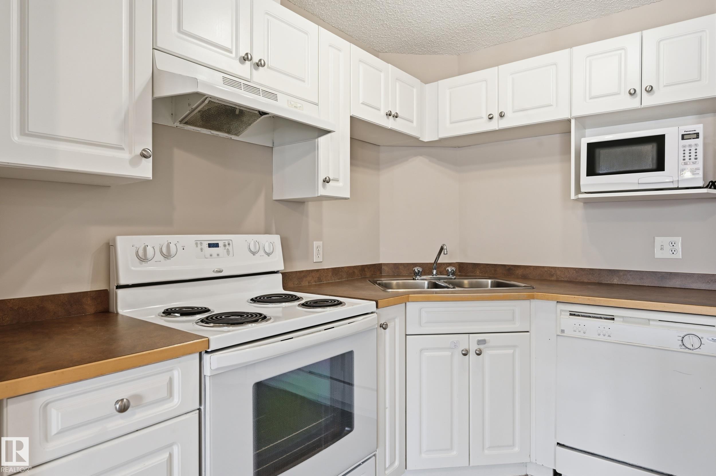 Photo 10 at 105 - 5350 199 Street NW, The Hamptons, Edmonton