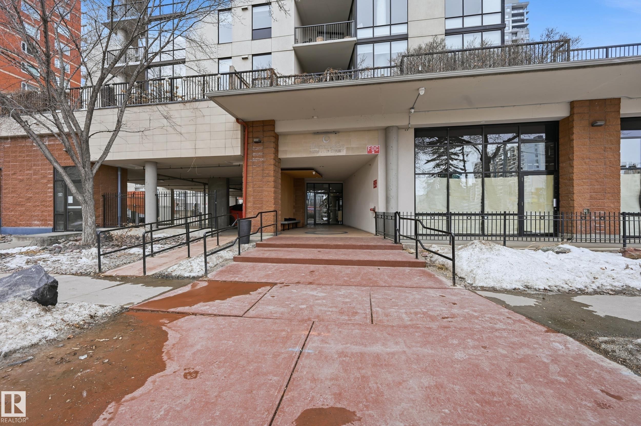 306 - 10028 119 Street NW, Wîhkwêntôwin, Edmonton