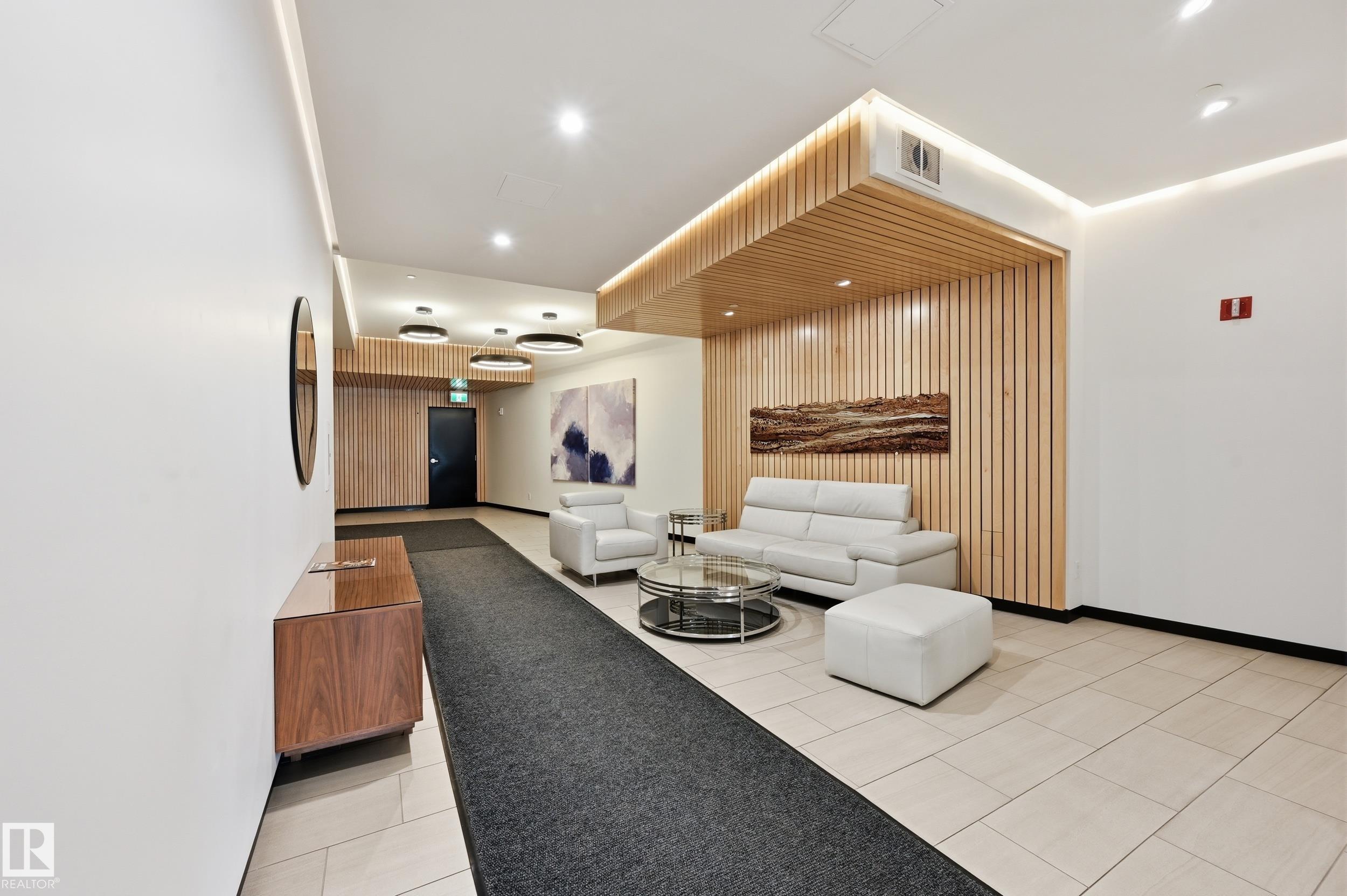 306 - 10028 119 Street NW, Wîhkwêntôwin, Edmonton