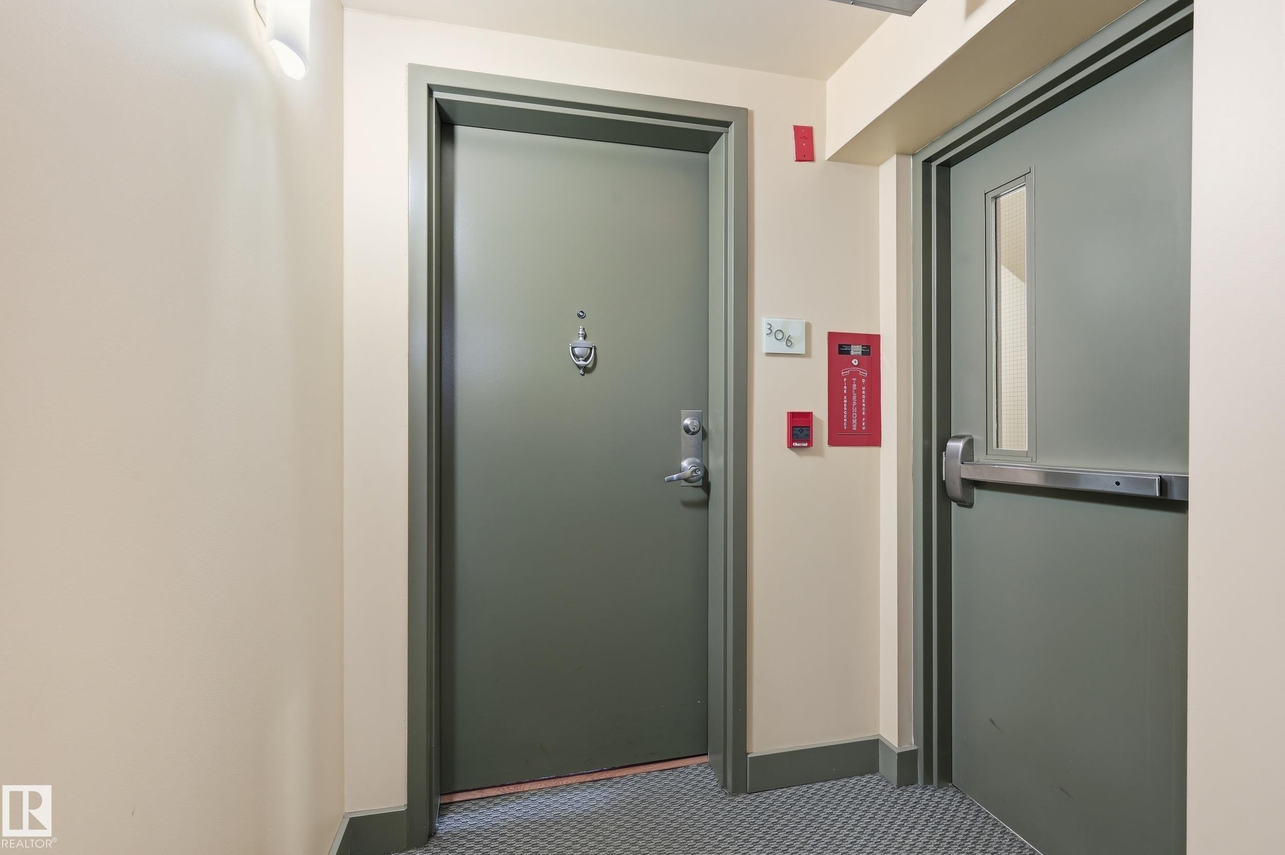 Photo 7 at 306 - 10028 119 Street NW, Wîhkwêntôwin, Edmonton