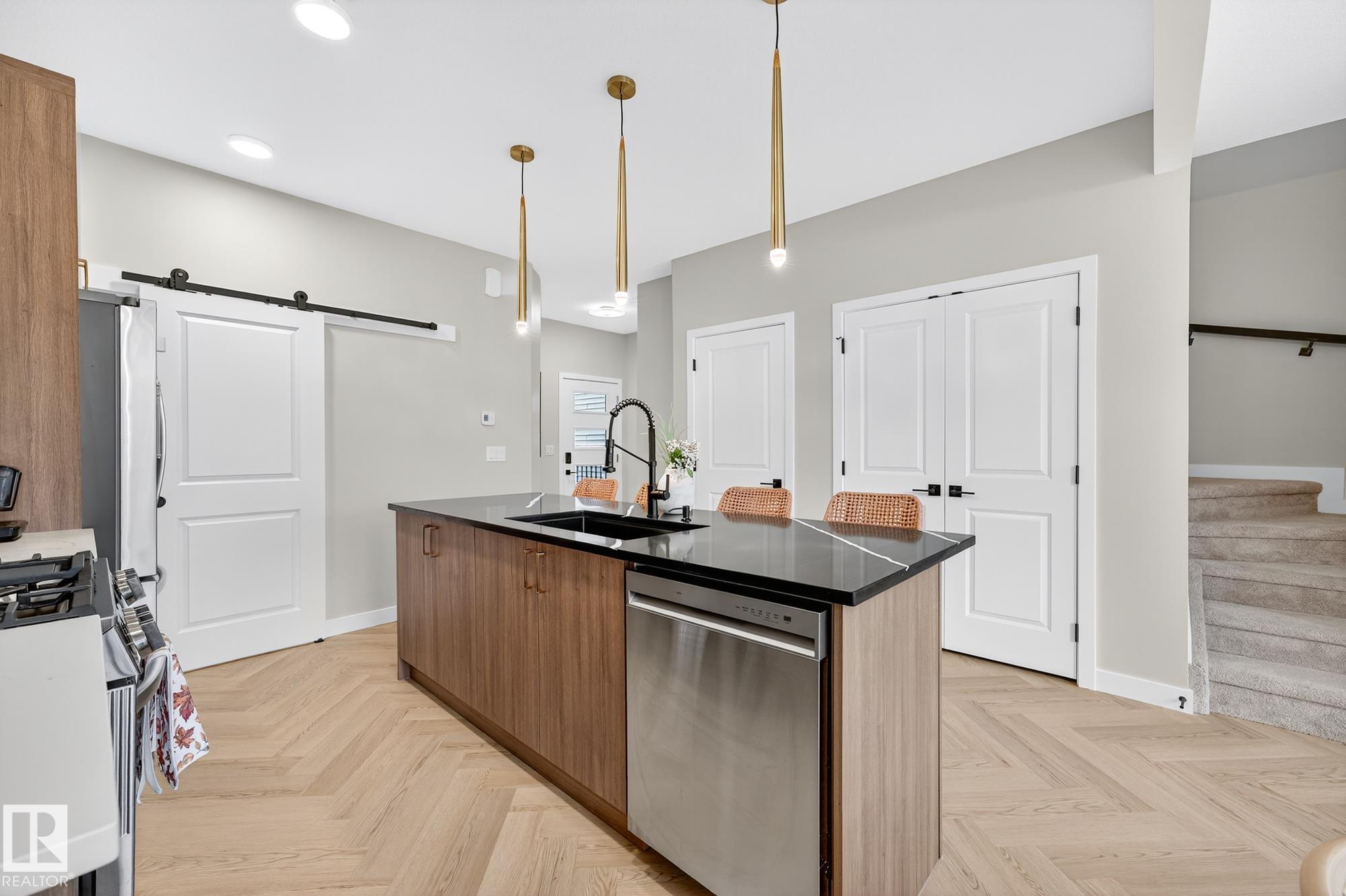 Photo 15 at 431 Conroy Crescent SW, Cavanagh, Edmonton