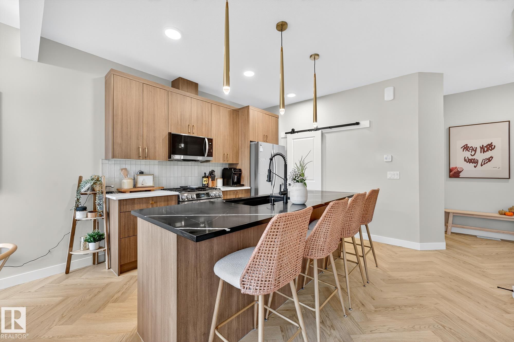 Photo 16 at 431 Conroy Crescent SW, Cavanagh, Edmonton